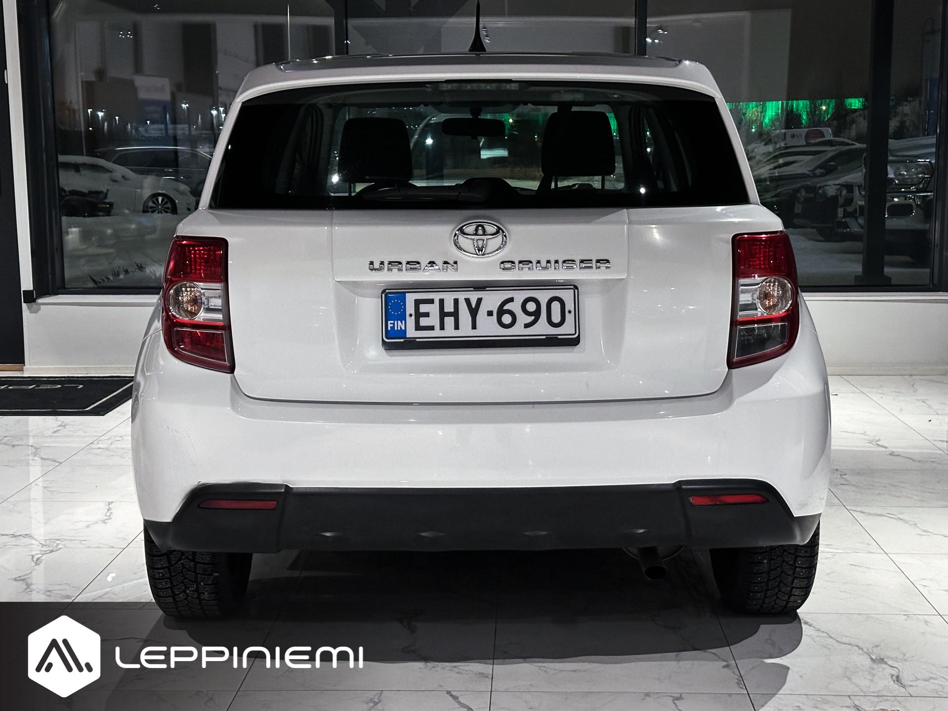 TOYOTA Urban Cruiser 2010