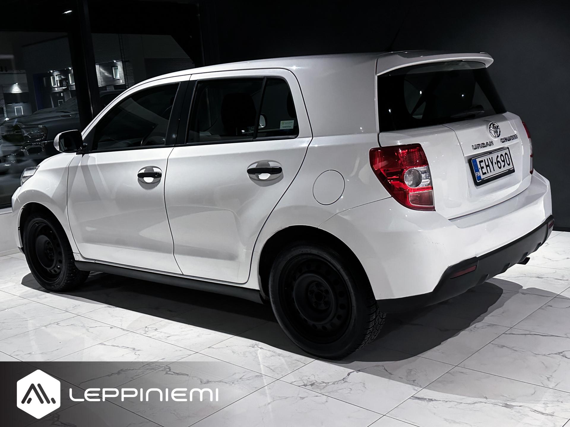 TOYOTA Urban Cruiser 2010