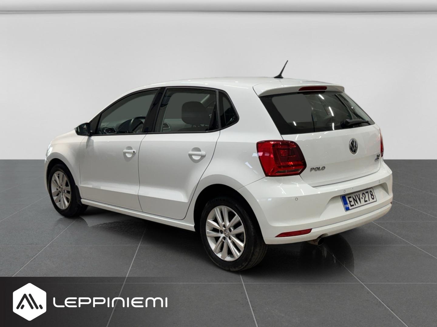 VOLKSWAGEN Polo 2016
