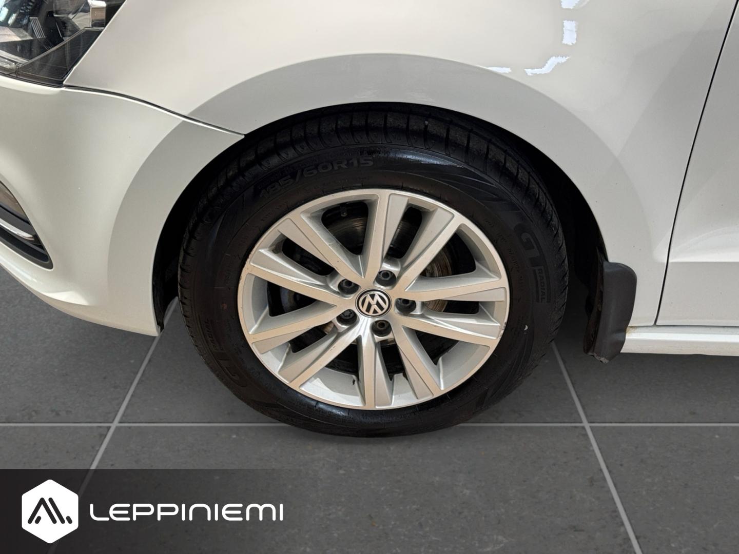 VOLKSWAGEN Polo 2016