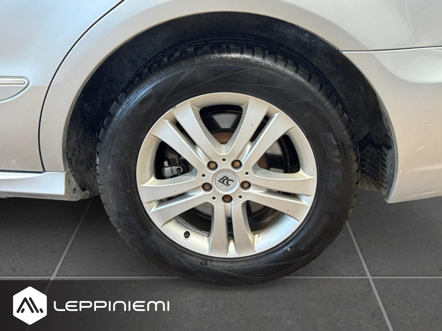 MERCEDES-BENZ R 2007