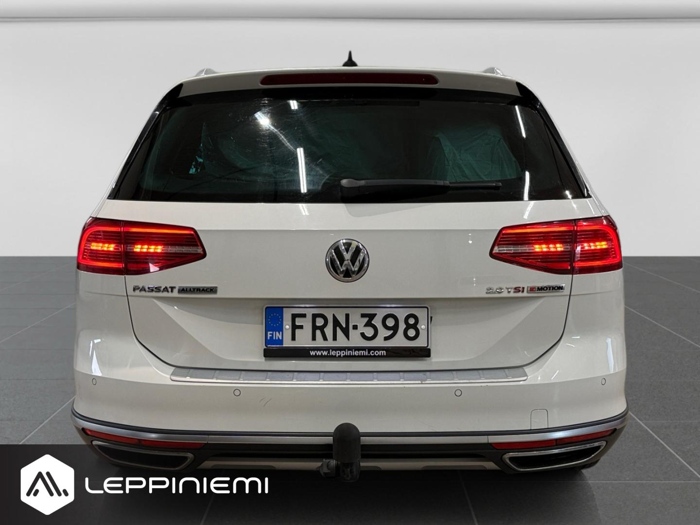 VOLKSWAGEN Passat 2016