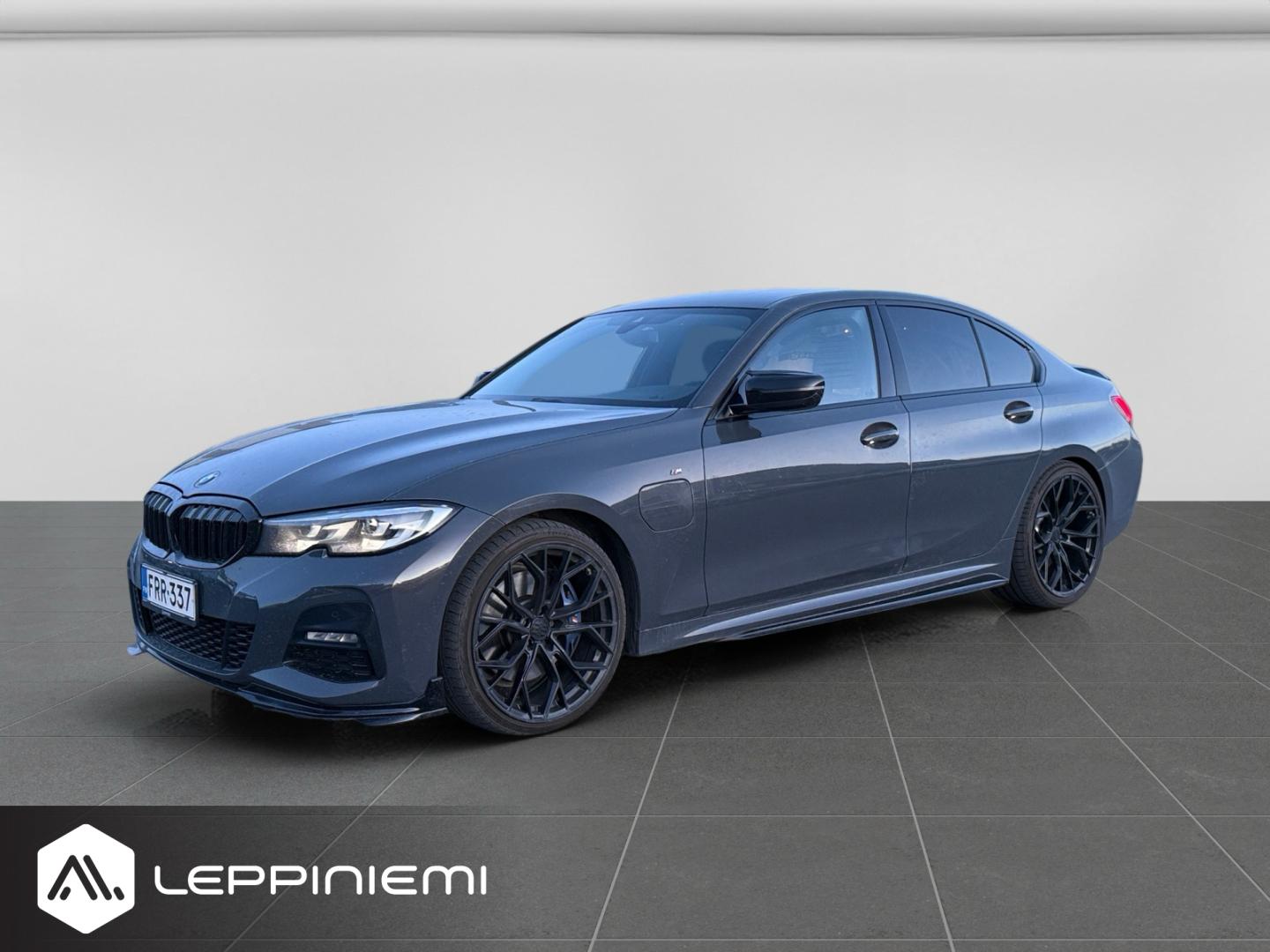 BMW 330 2020