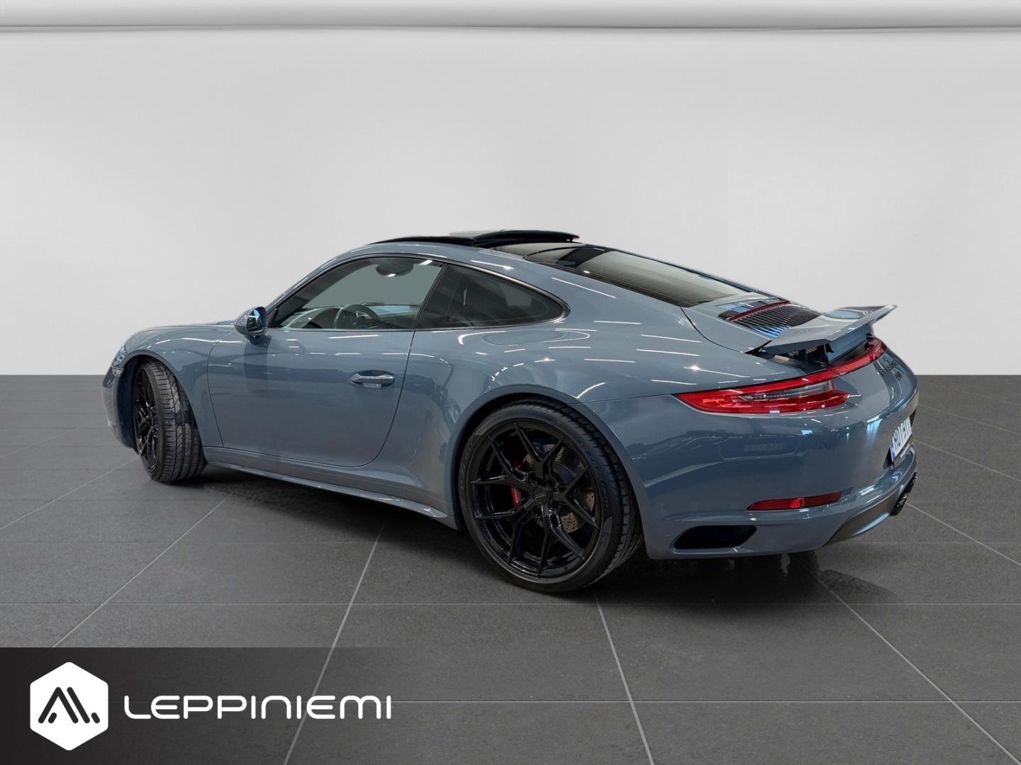 PORSCHE 911 2017