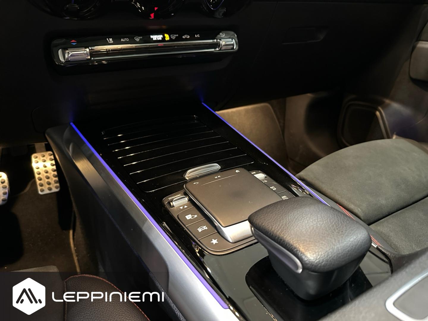 MERCEDES-BENZ GLB 2021