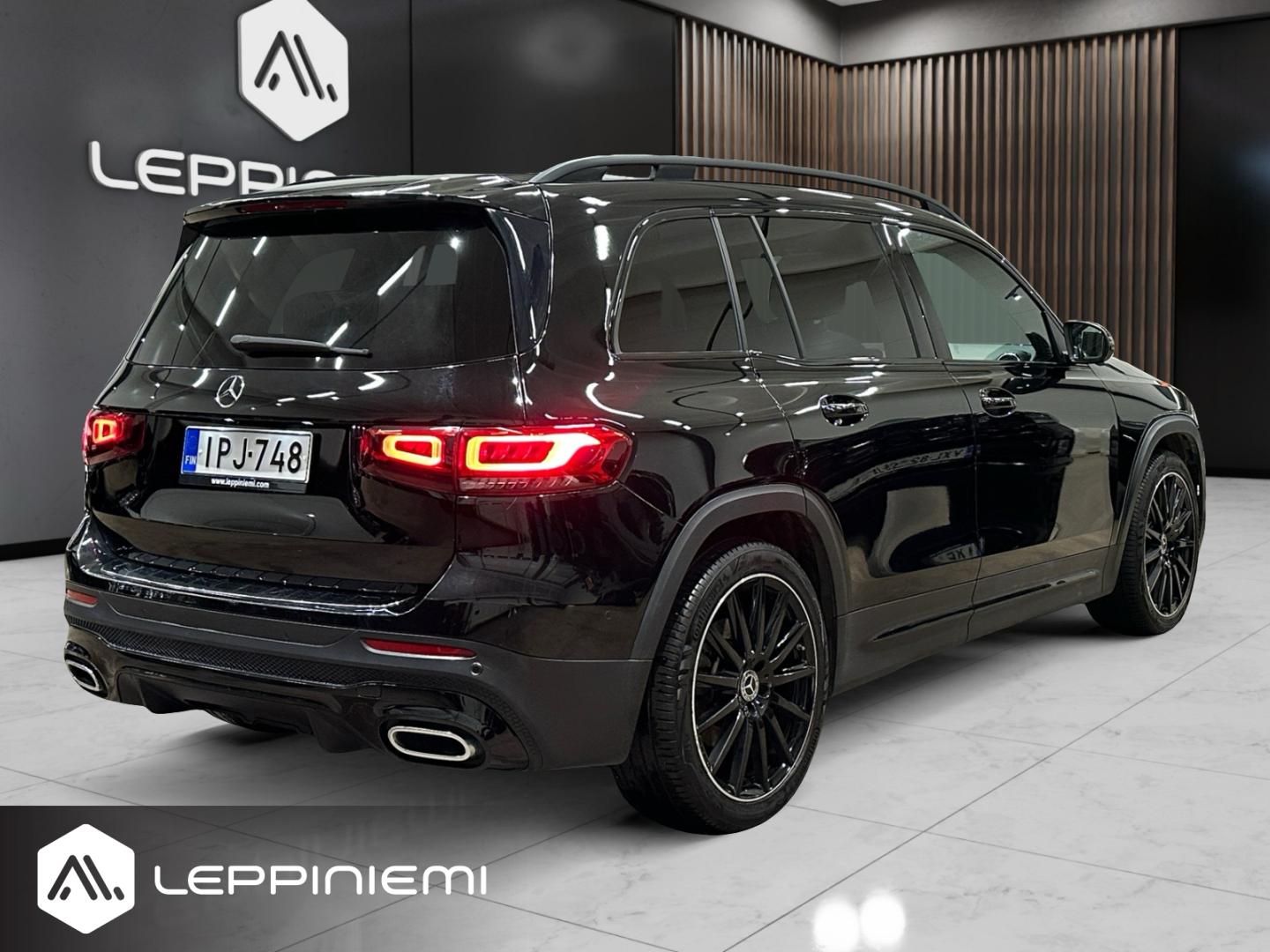 MERCEDES-BENZ GLB 2021