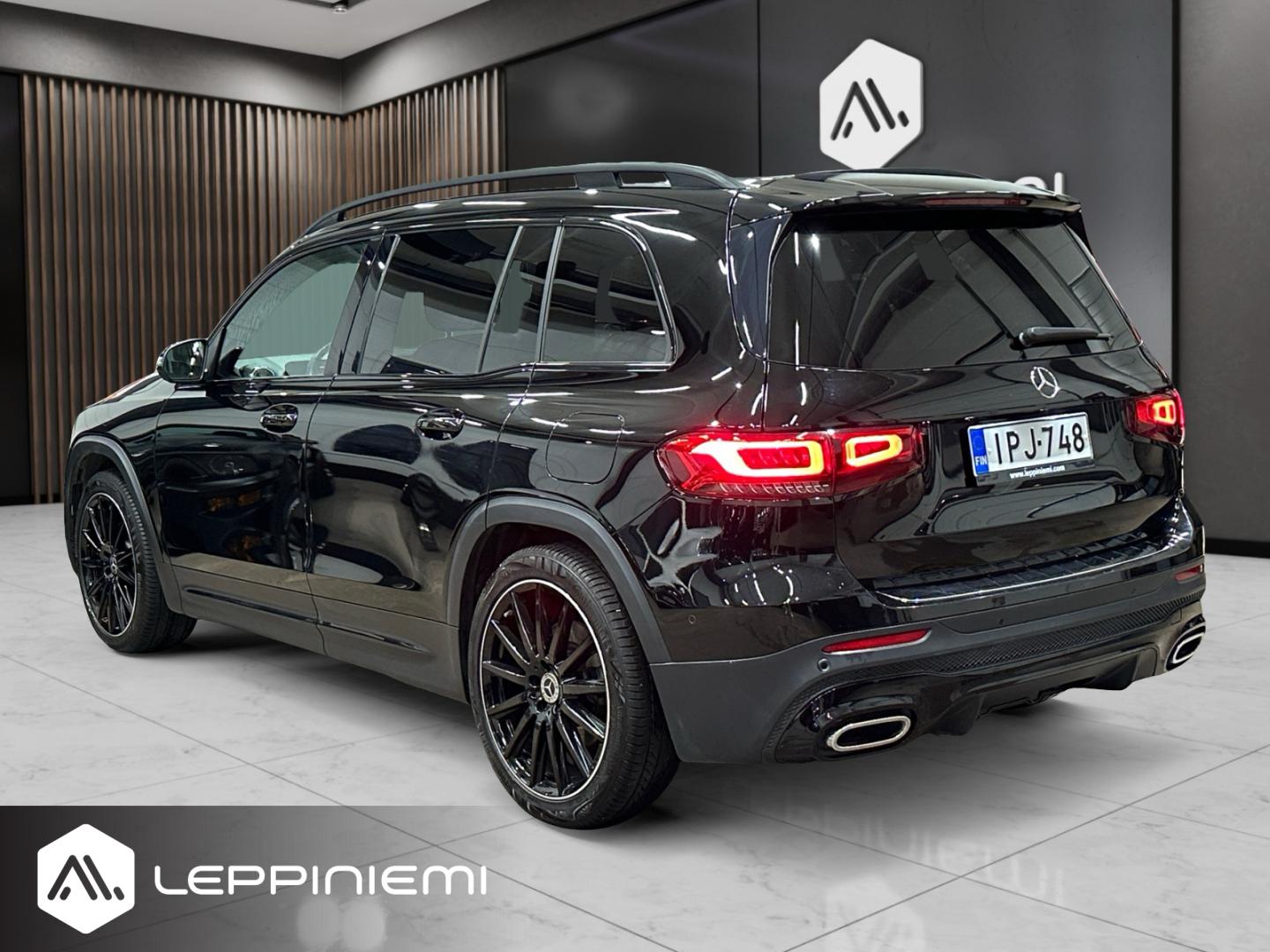 MERCEDES-BENZ GLB 2021