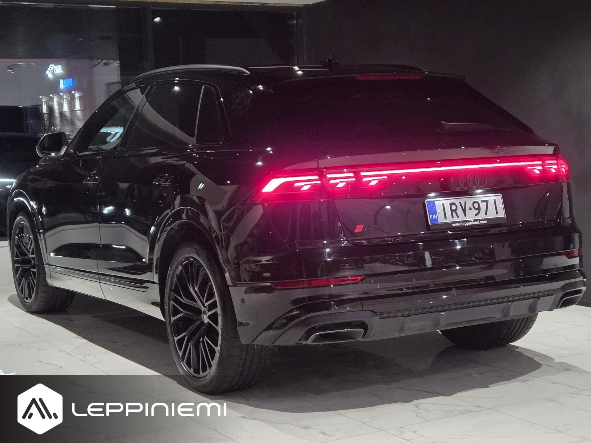 AUDI Q8 2025