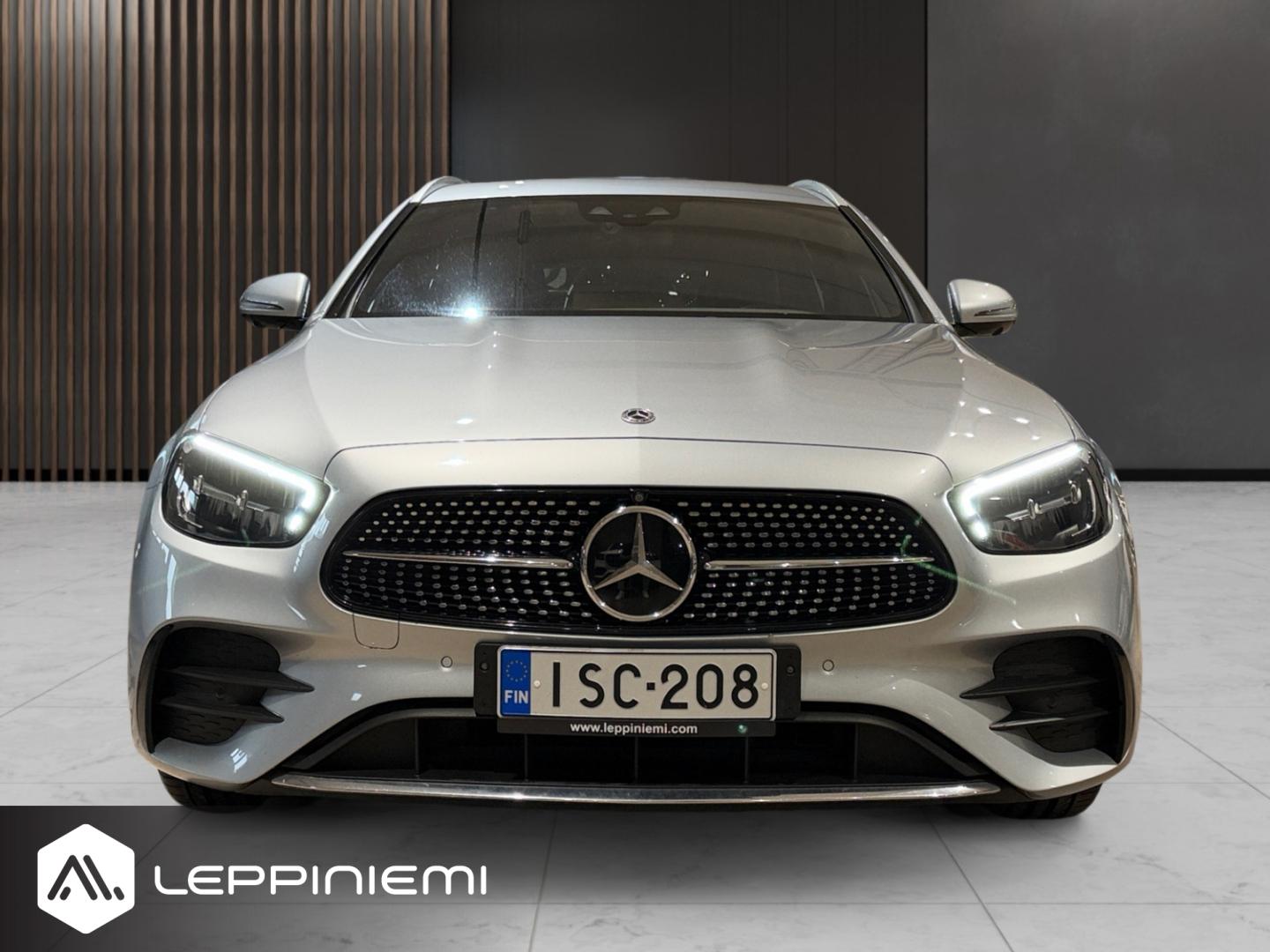 MERCEDES-BENZ E 2022