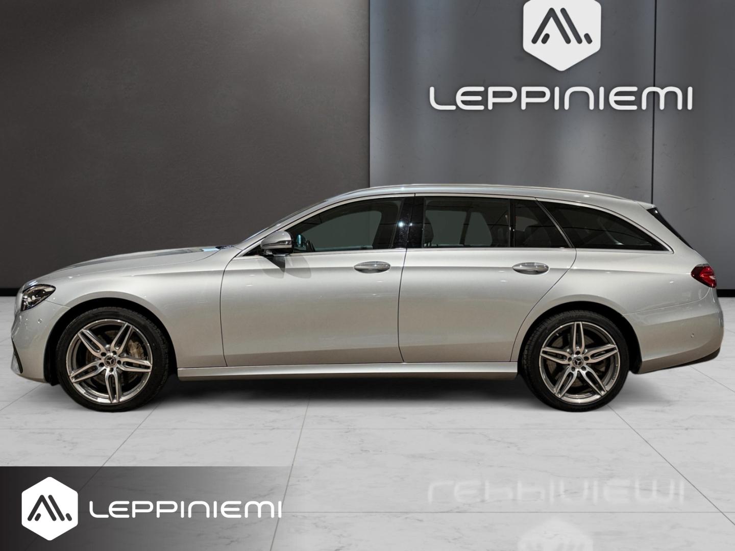 MERCEDES-BENZ E 2022