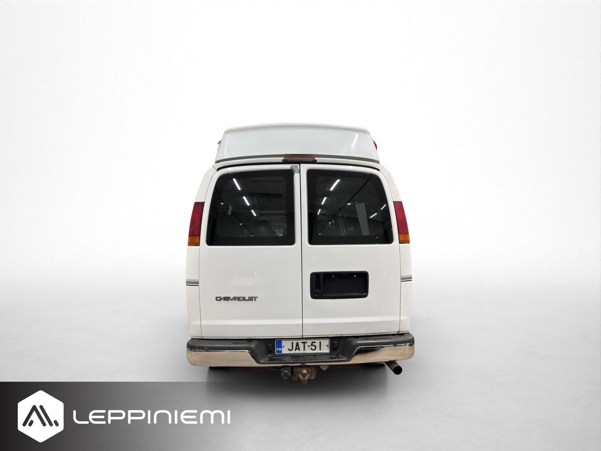 CHEVROLET Chevy Van 2006