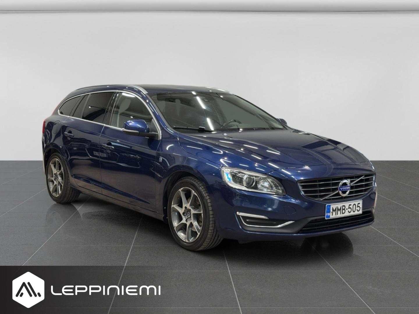 VOLVO V60 2015