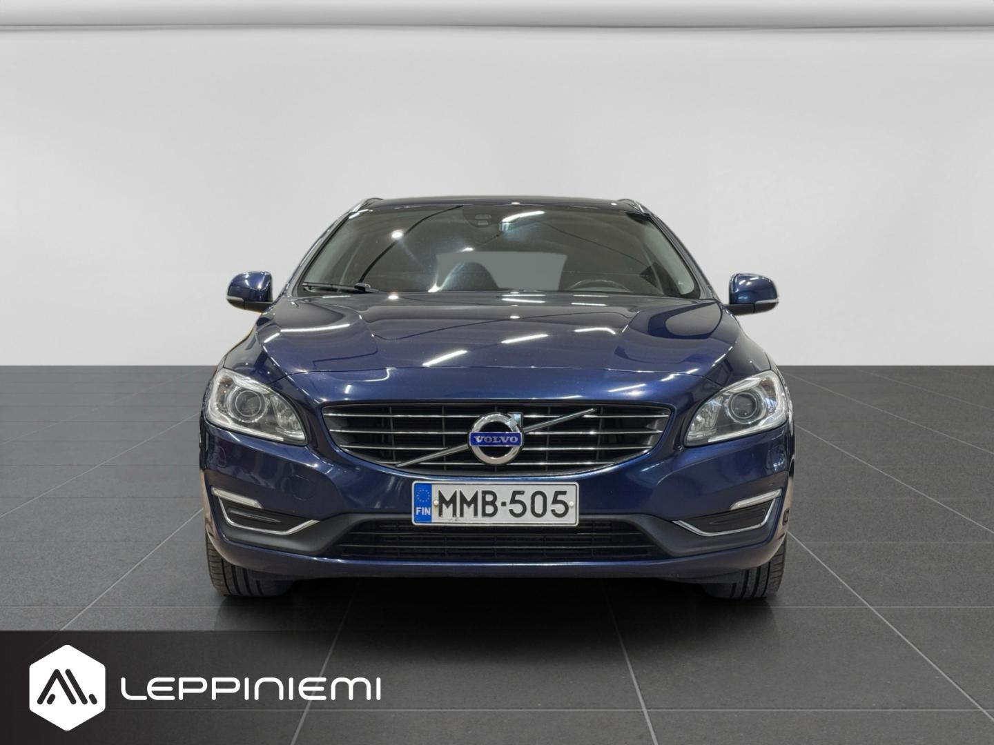 VOLVO V60 2015