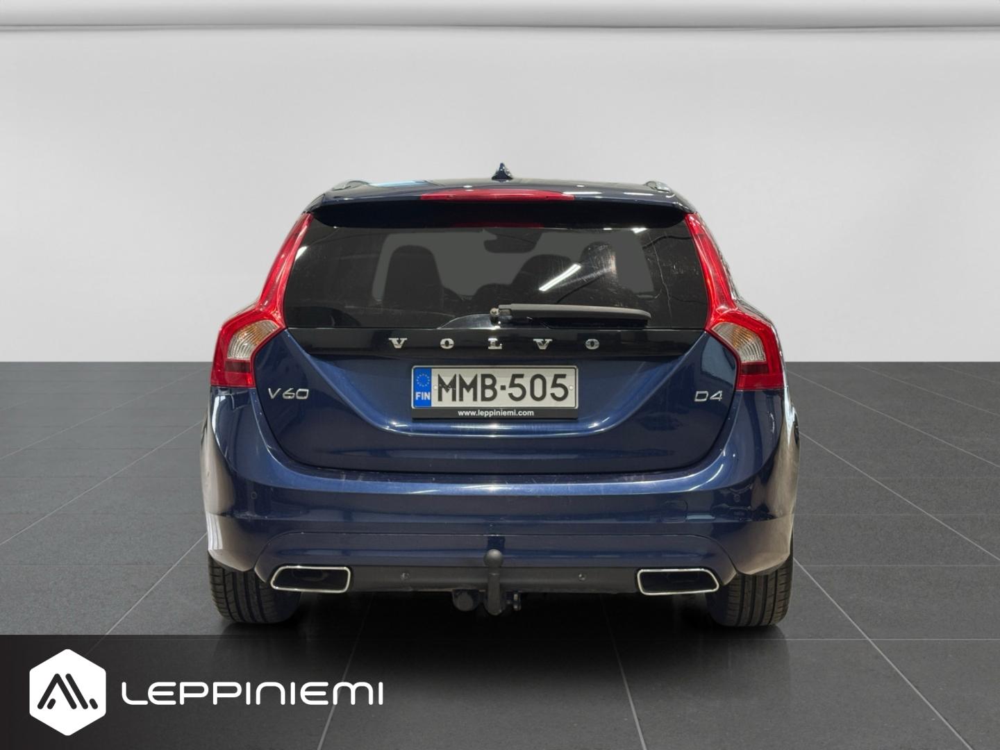 VOLVO V60 2015