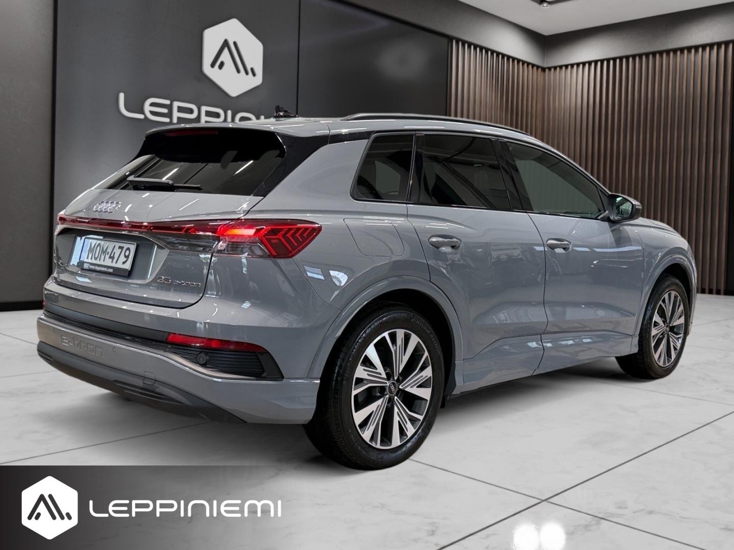 AUDI Q4 e-tron 7