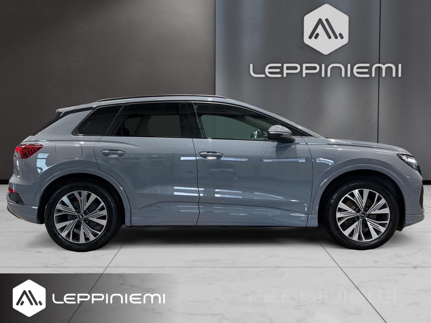 AUDI Q4 e-tron 8