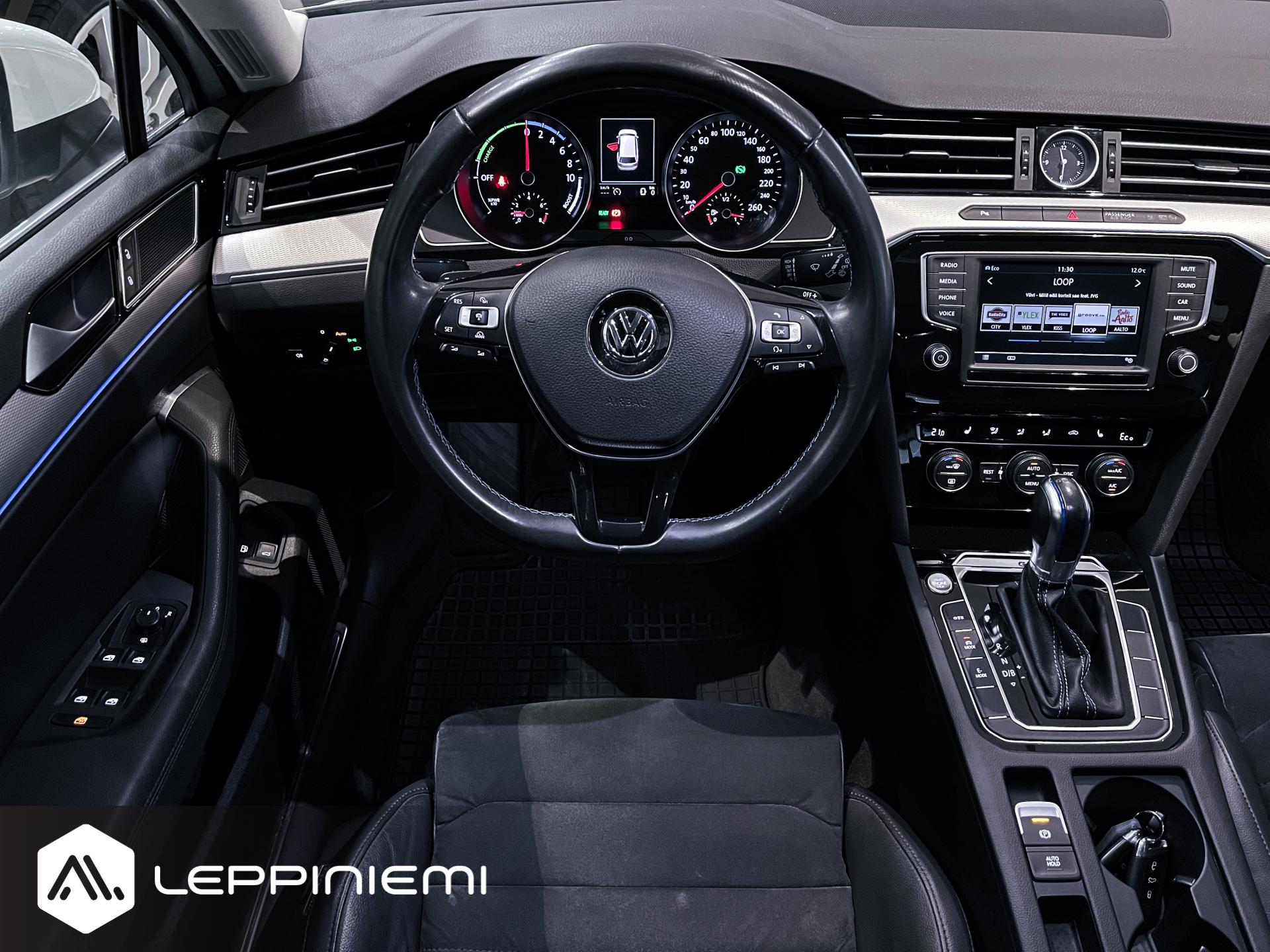 VOLKSWAGEN Passat 2017