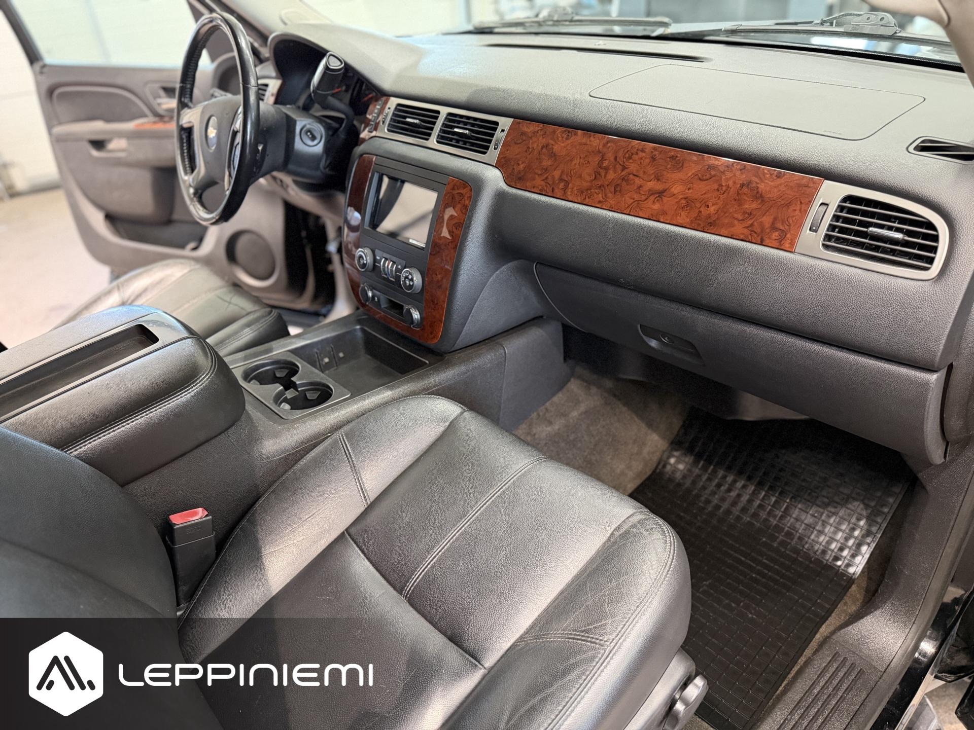 CHEVROLET Suburban 2010