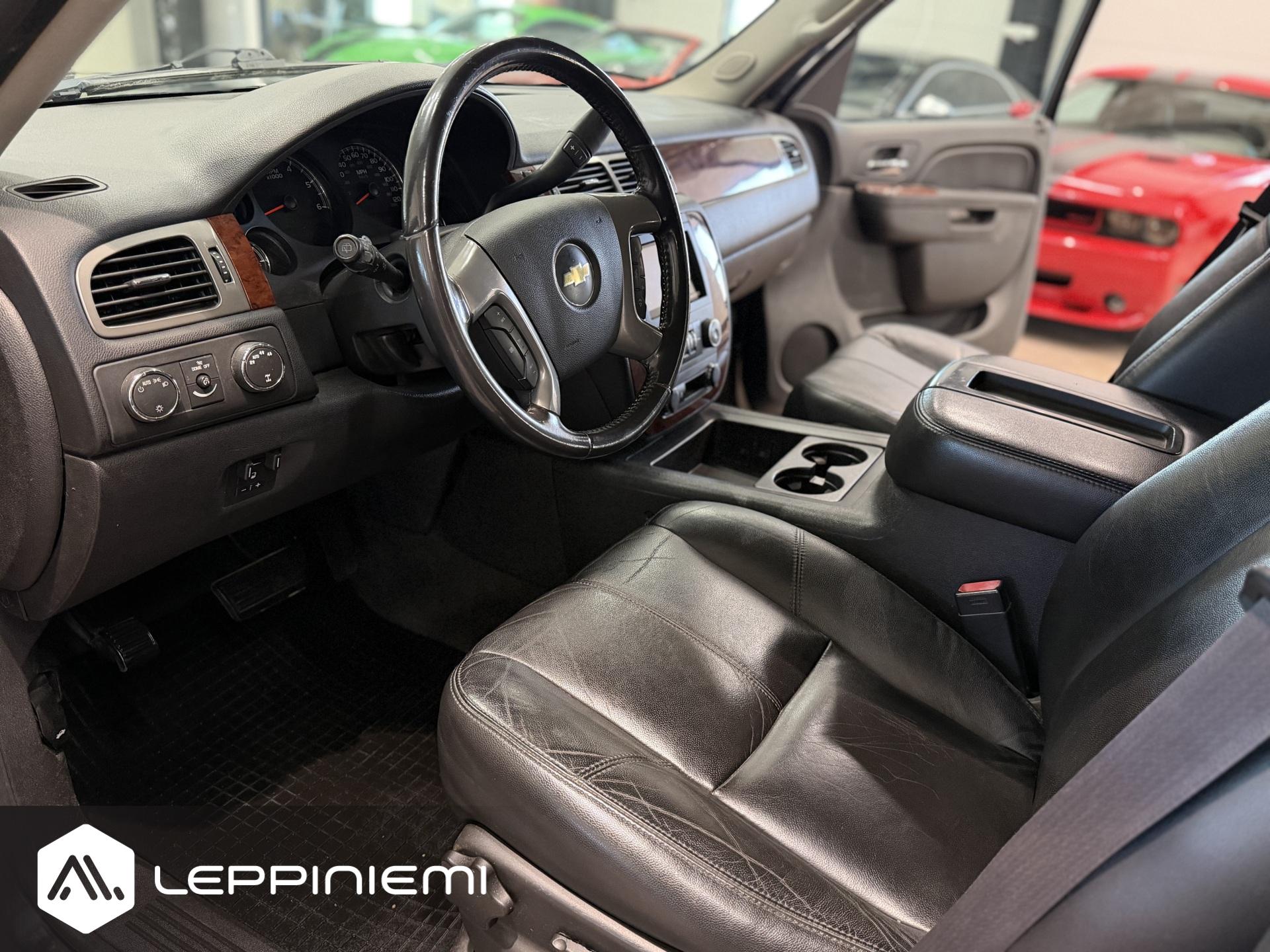 CHEVROLET Suburban 2010