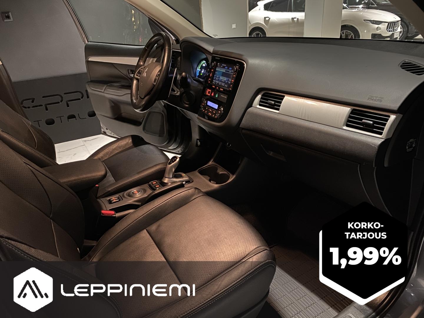 MITSUBISHI Outlander PHEV 2014