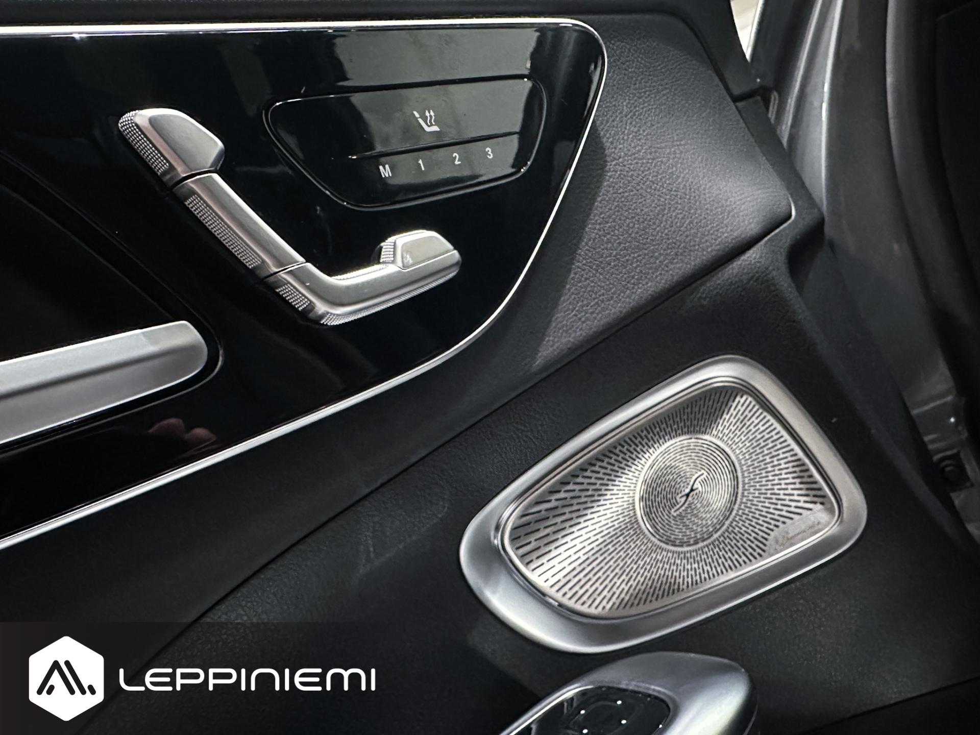 MERCEDES-BENZ C 2024