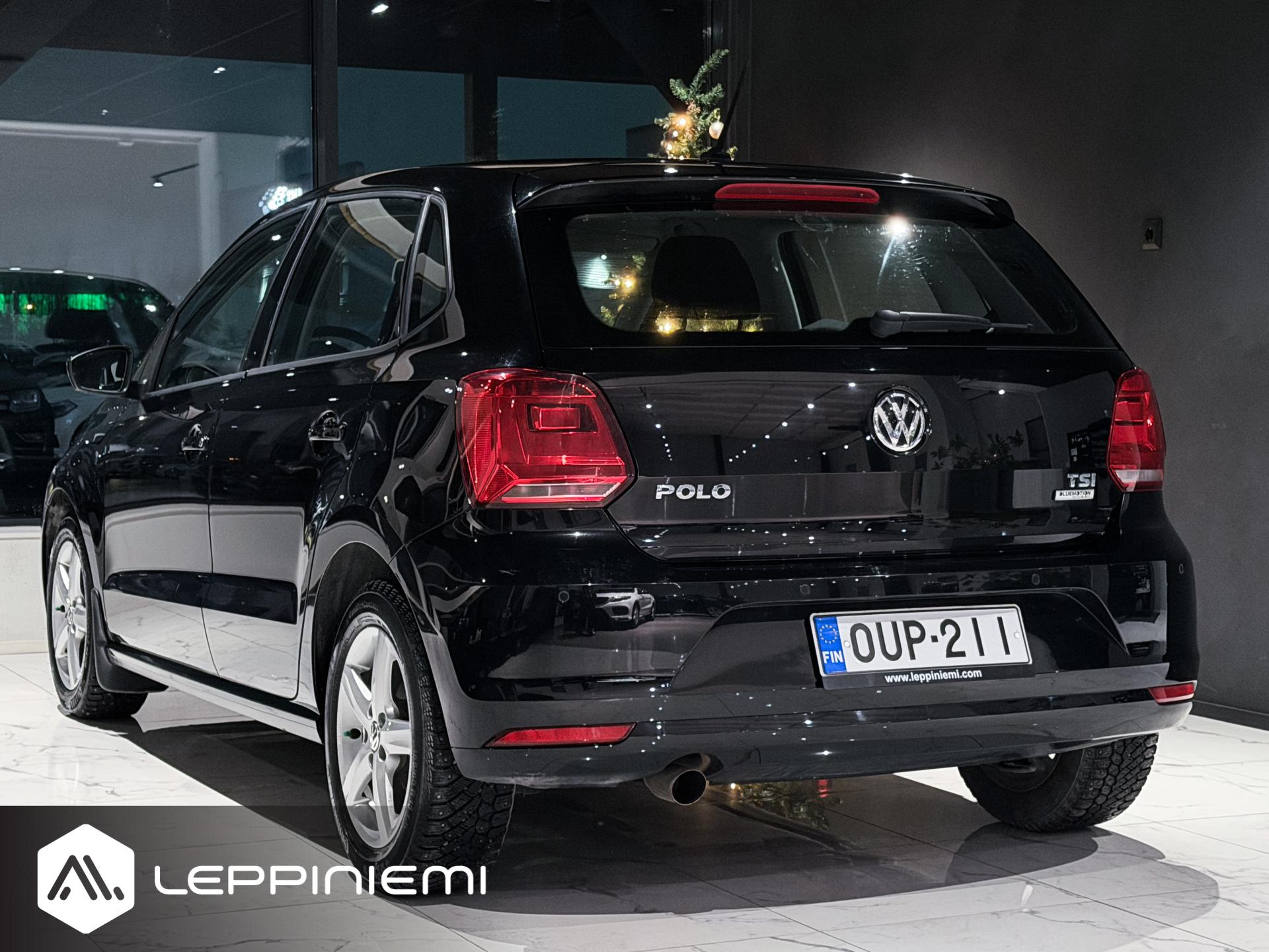 VOLKSWAGEN Polo 2015