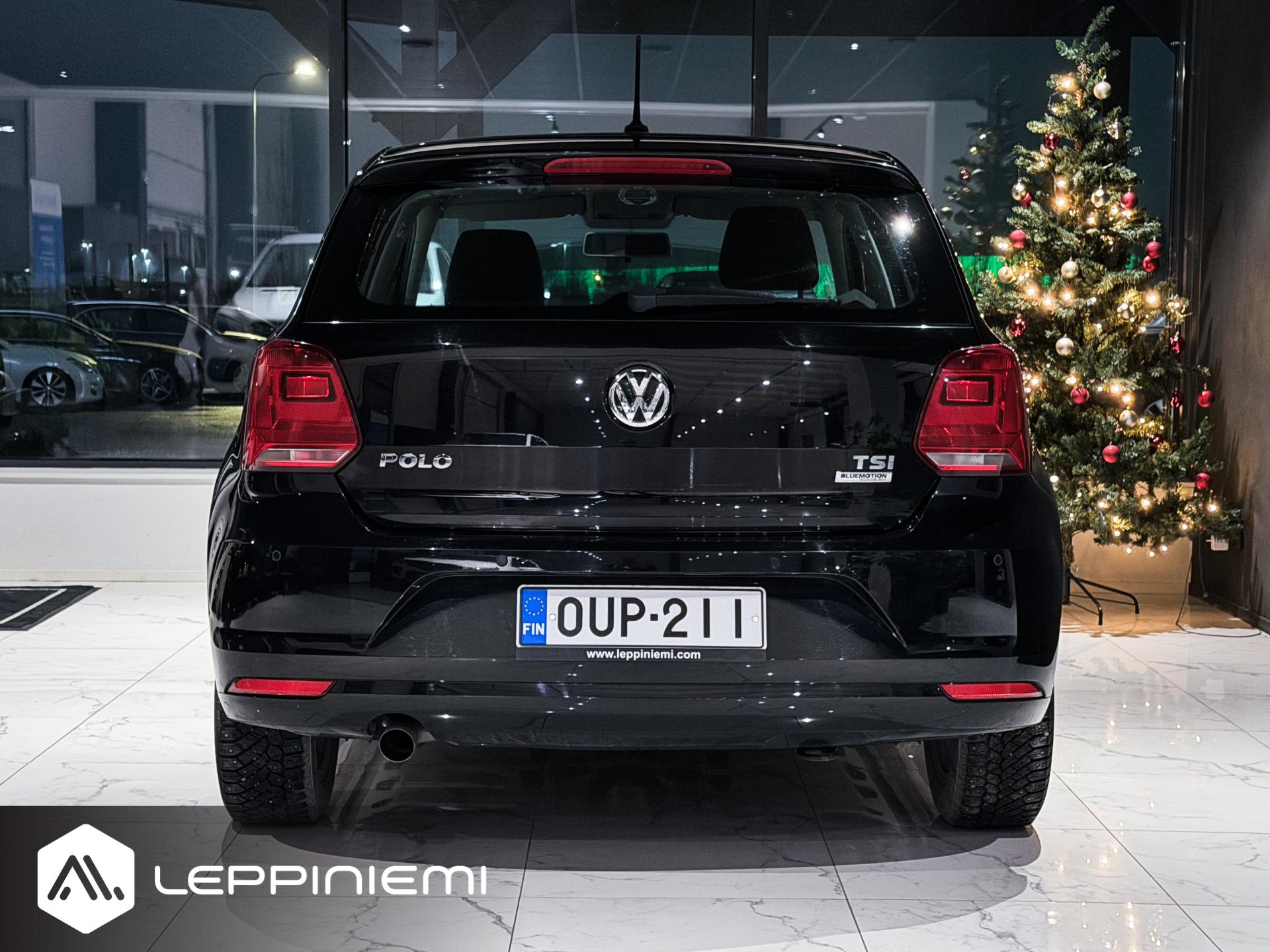 VOLKSWAGEN Polo 2015