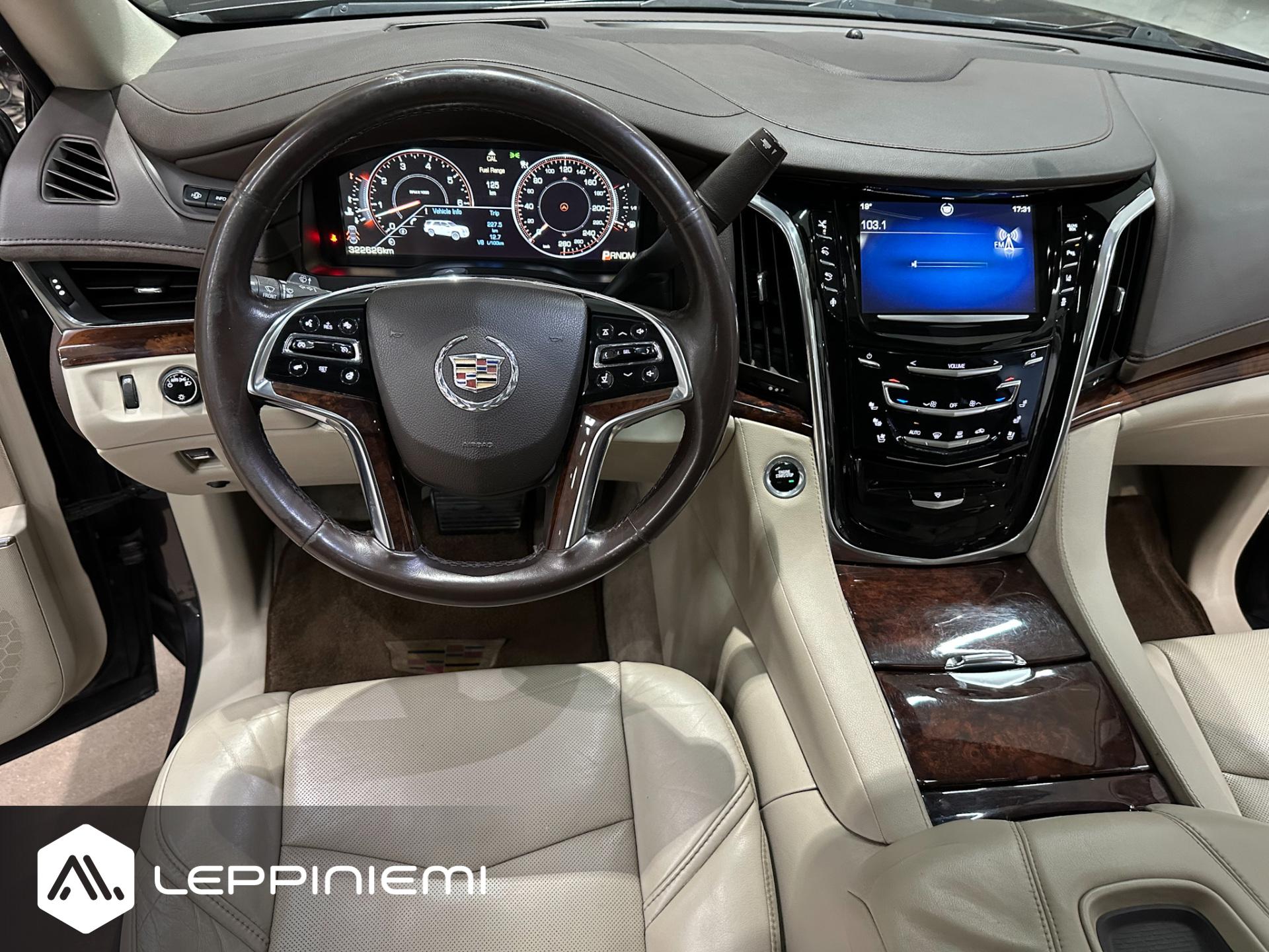 CADILLAC Escalade 2015