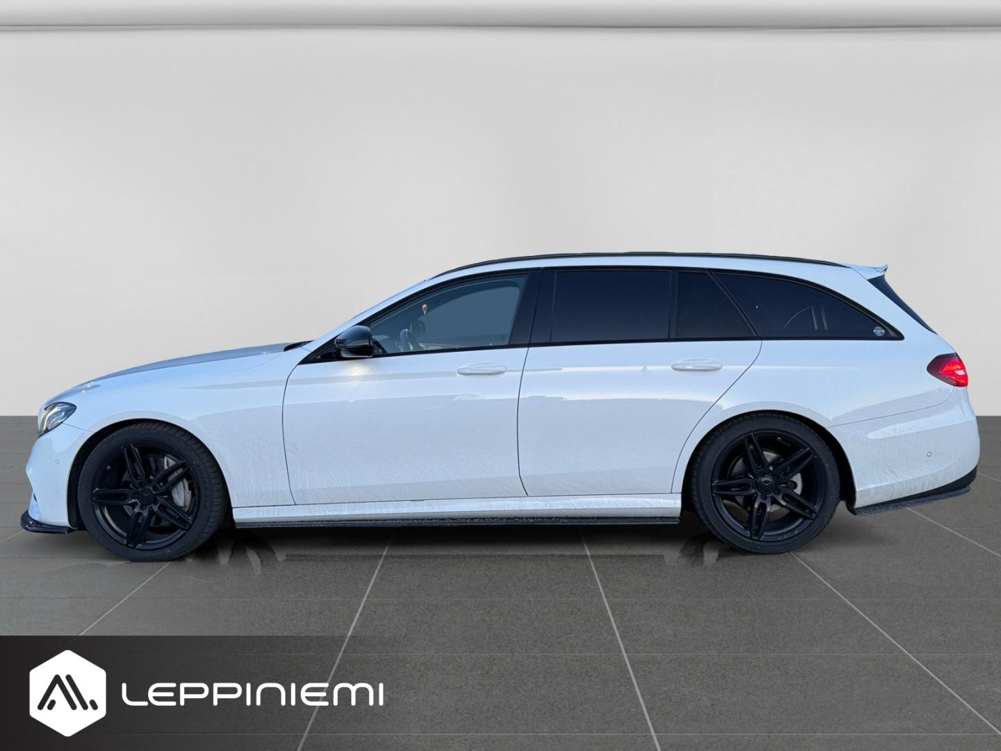 MERCEDES-BENZ E 2017