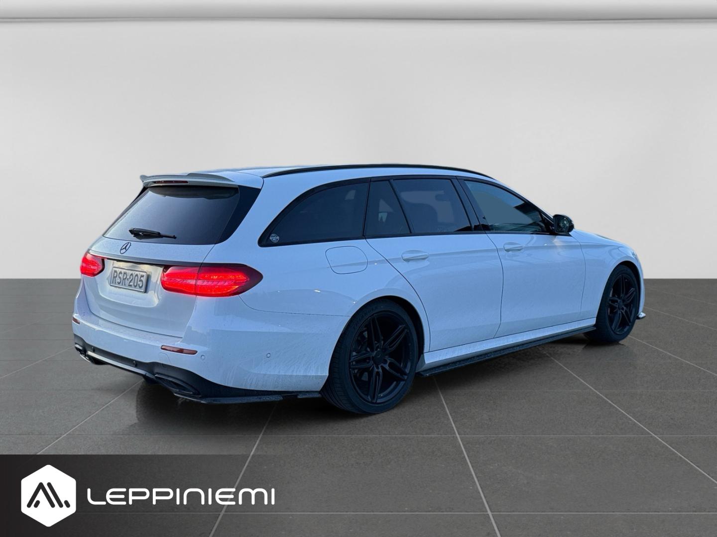 MERCEDES-BENZ E 2017