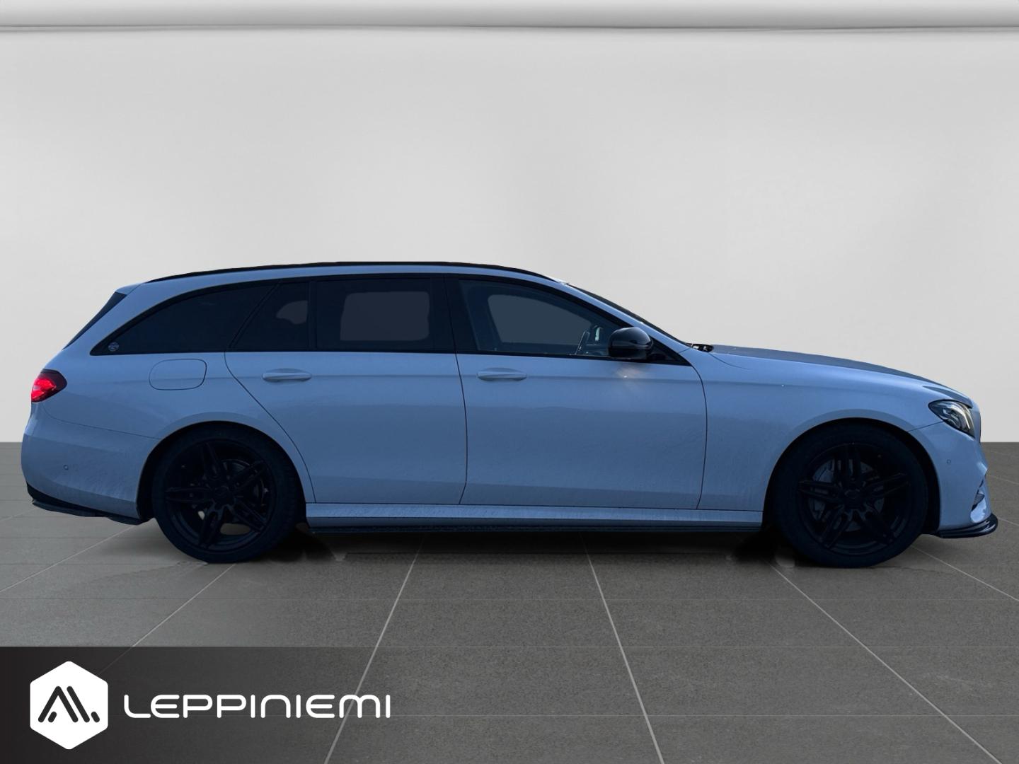MERCEDES-BENZ E 2017