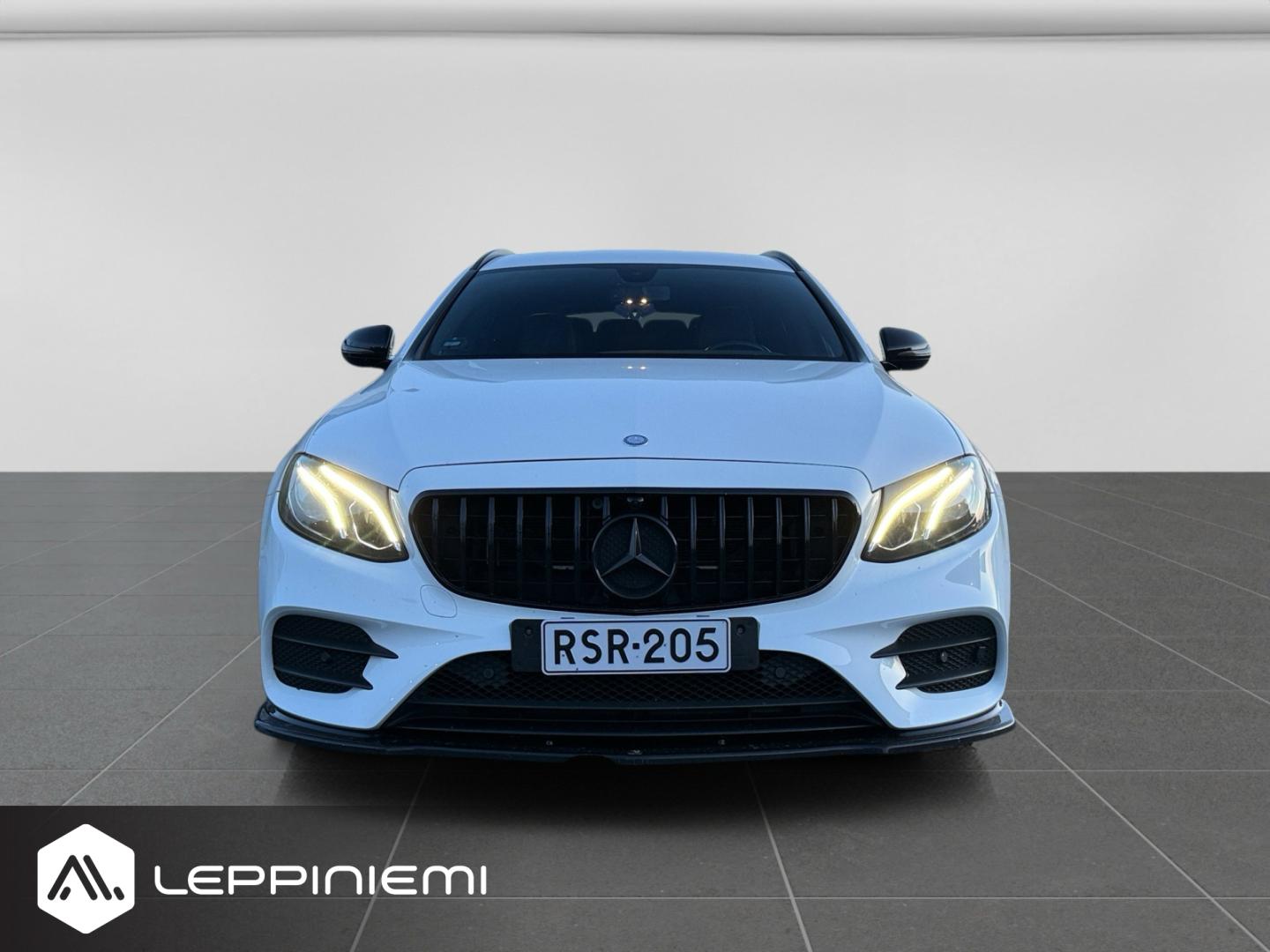 MERCEDES-BENZ E 2017