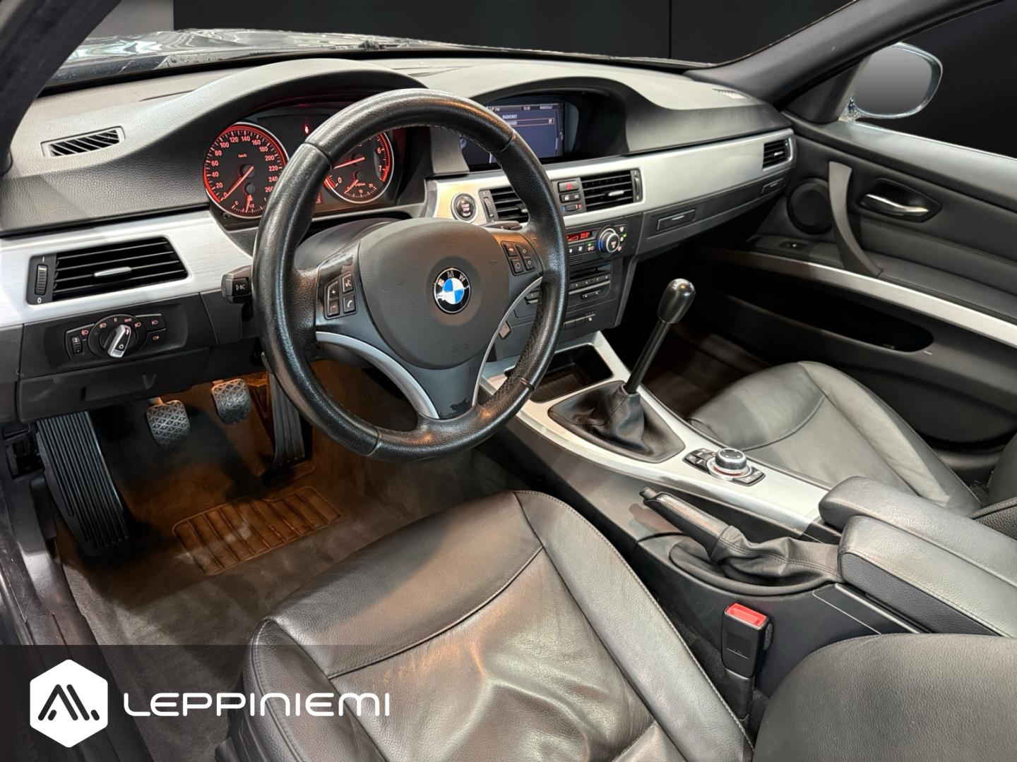 BMW 330 2009