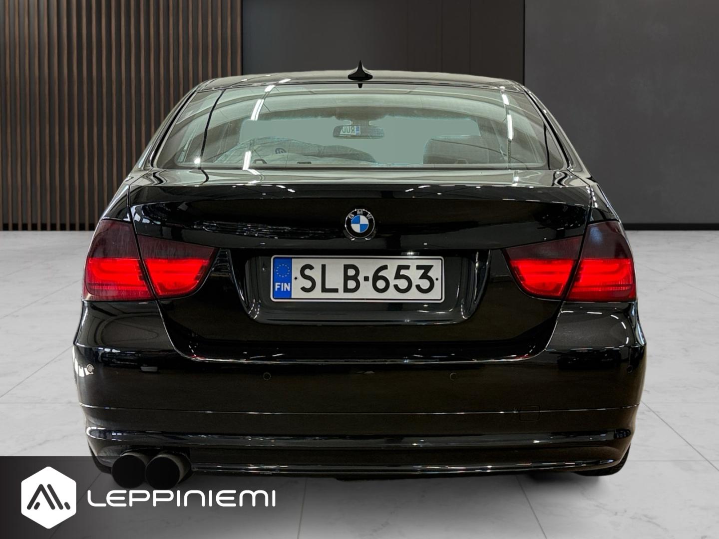 BMW 330 2009