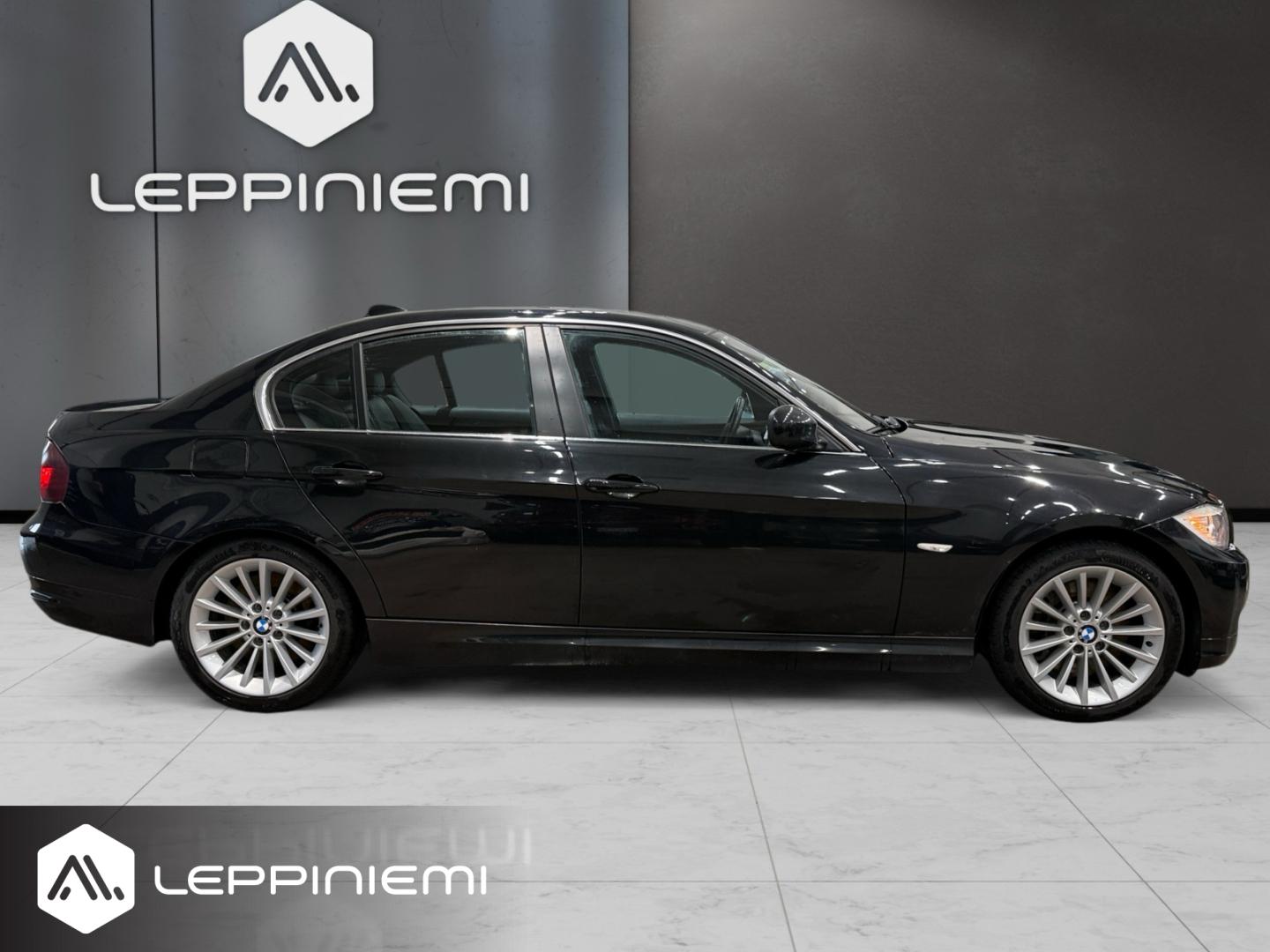 BMW 330 2009