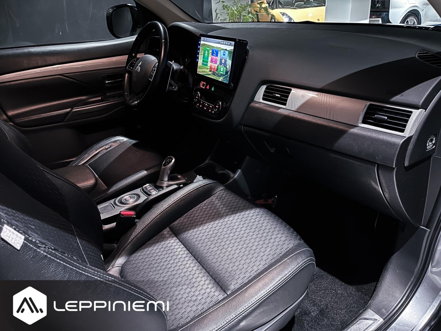 MITSUBISHI Outlander PHEV 2014