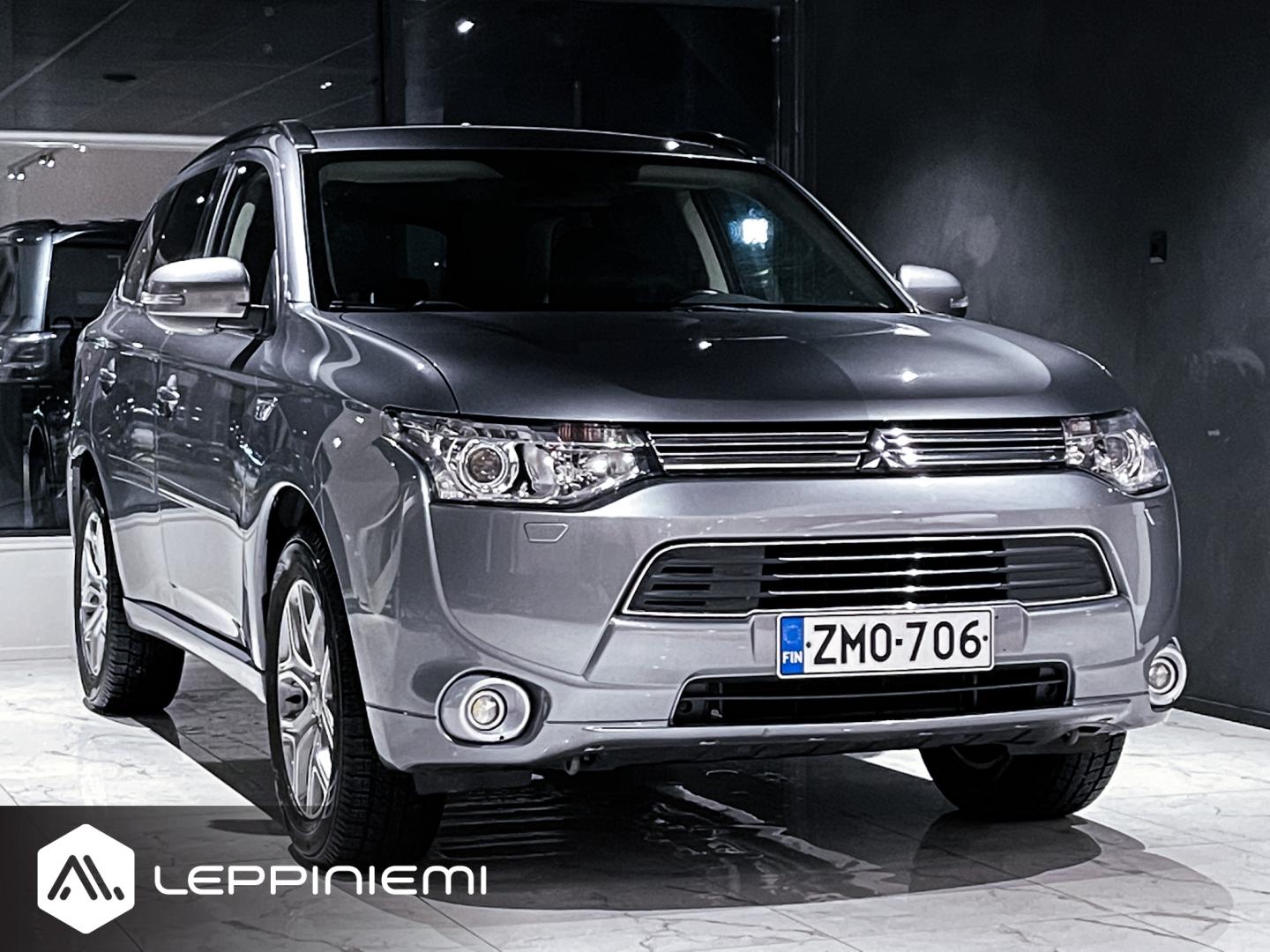 MITSUBISHI Outlander PHEV 2014