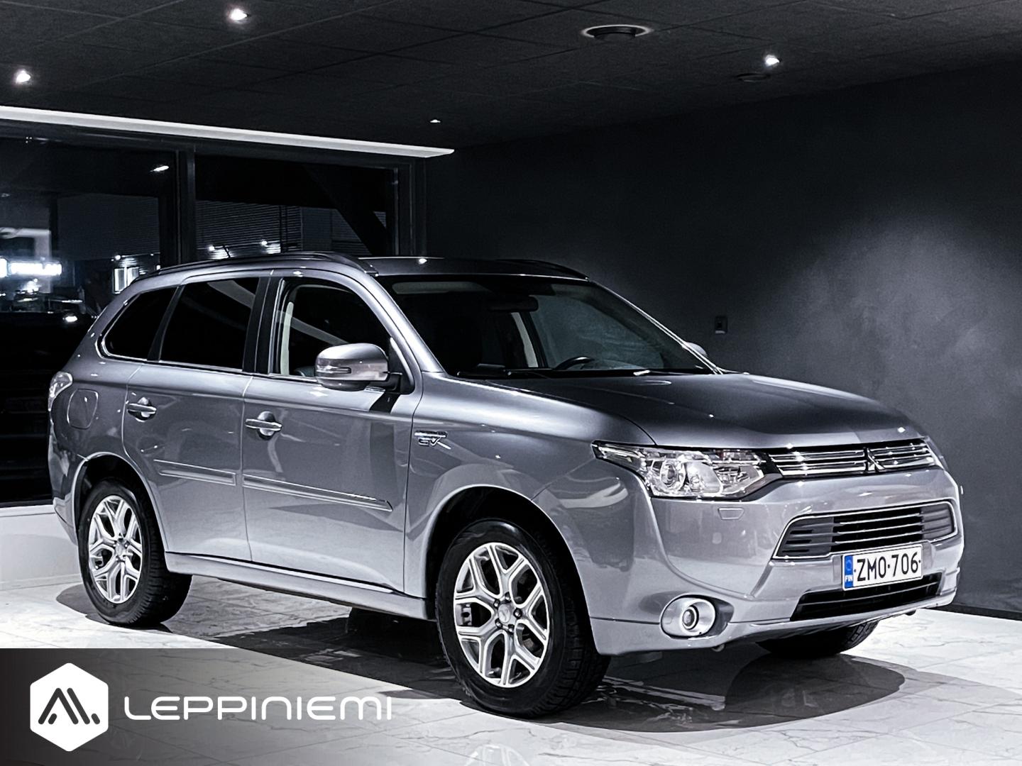 MITSUBISHI Outlander PHEV 2014