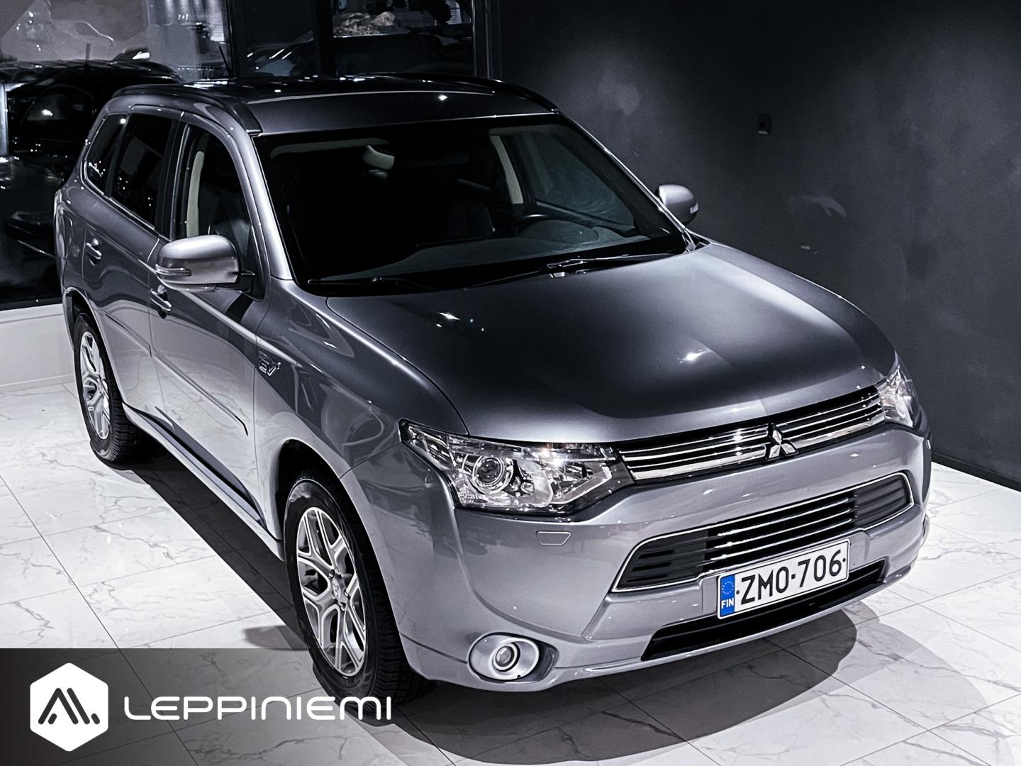 MITSUBISHI Outlander PHEV 2014
