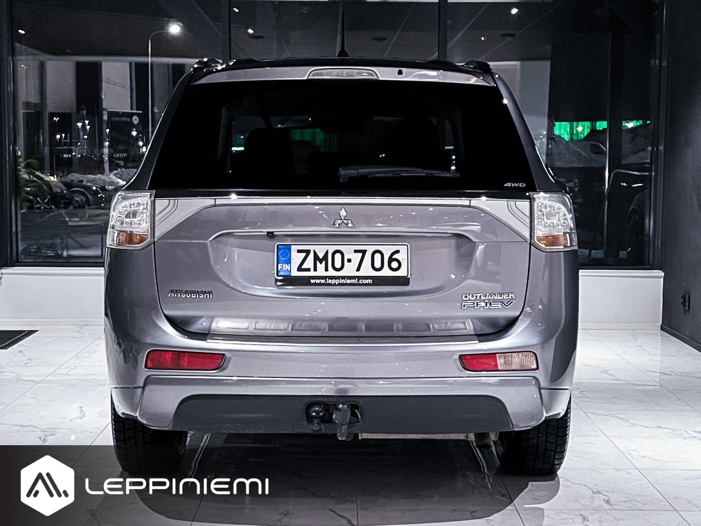 MITSUBISHI Outlander PHEV 2014