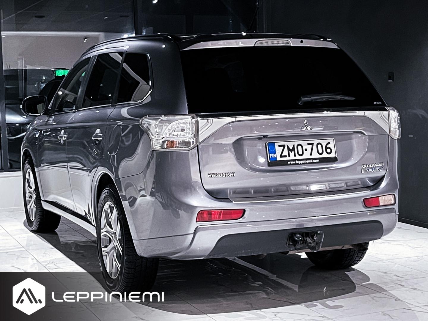 MITSUBISHI Outlander PHEV 2014