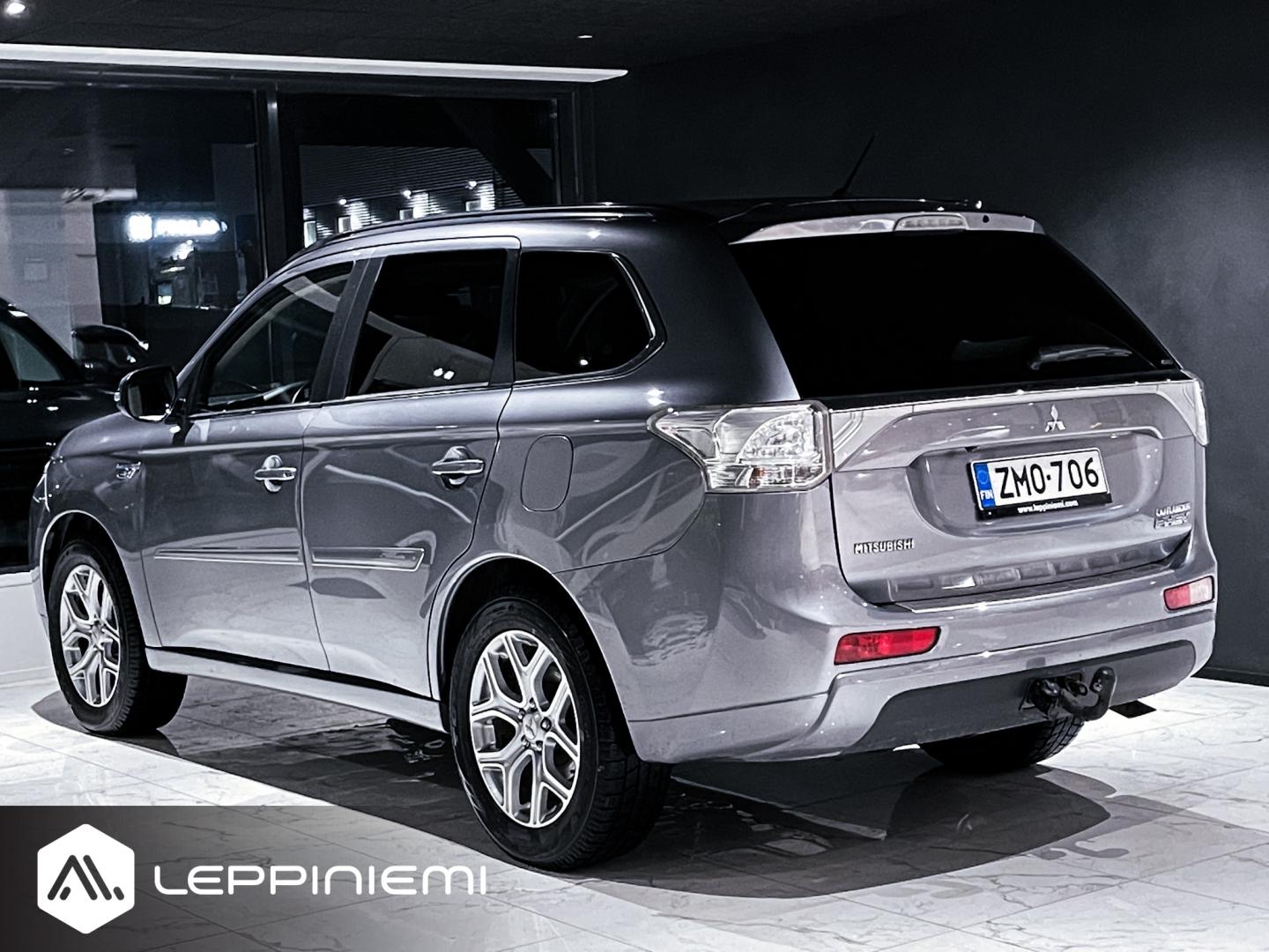 MITSUBISHI Outlander PHEV 2014