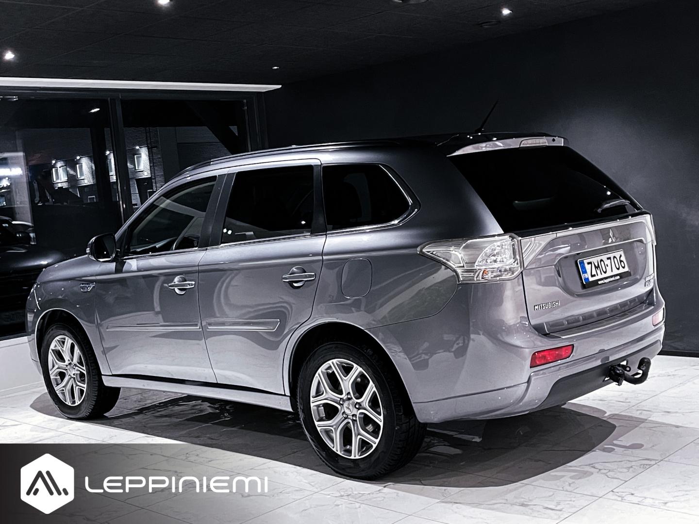MITSUBISHI Outlander PHEV 2014