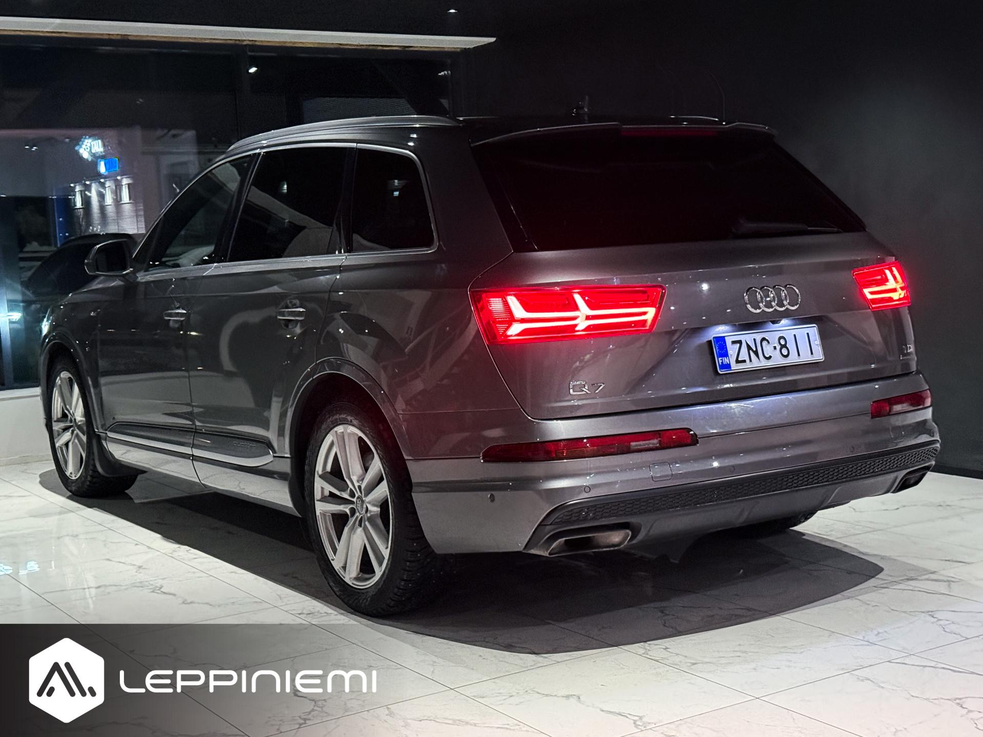 AUDI Q7 2016