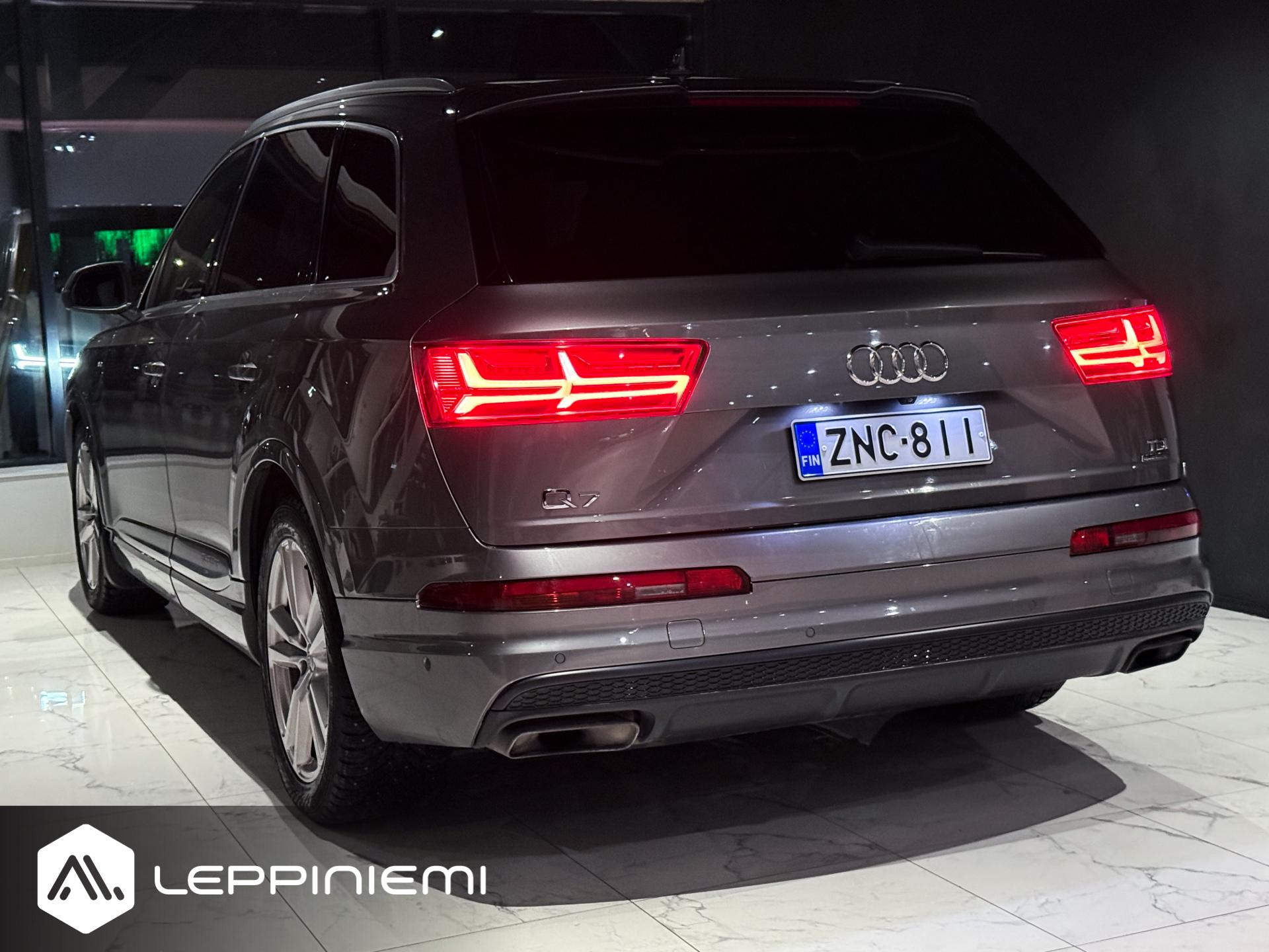 AUDI Q7 2016
