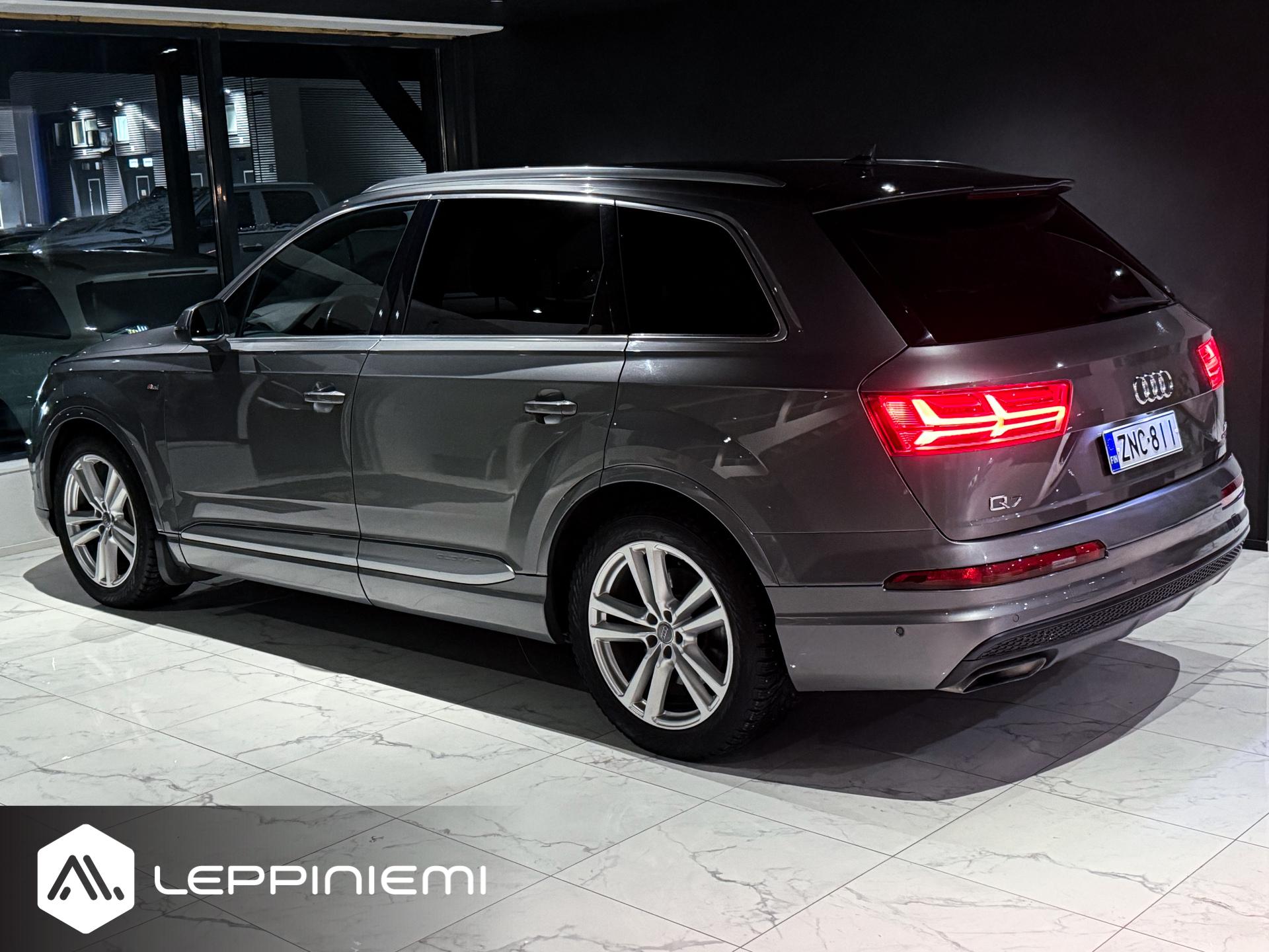 AUDI Q7 2016