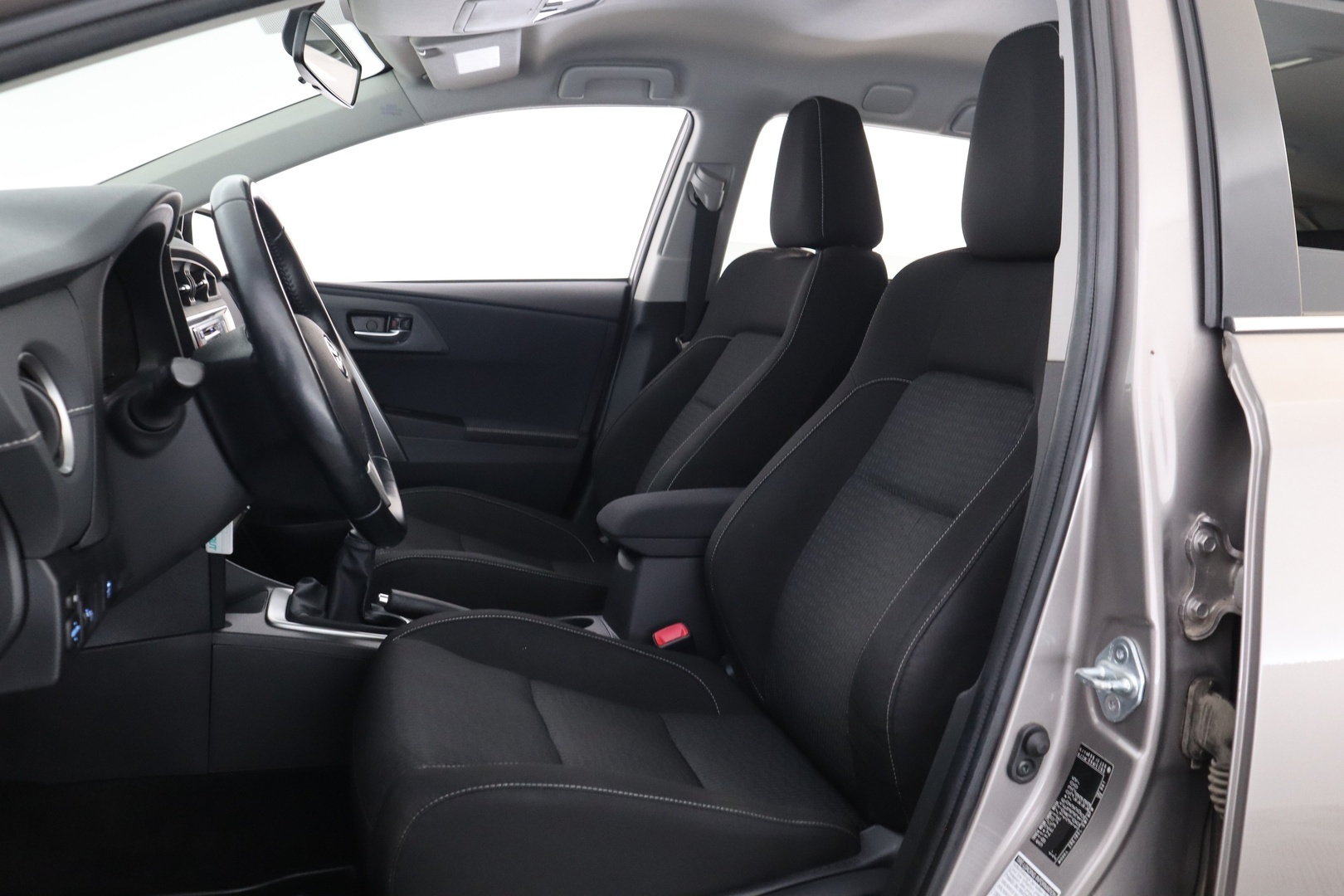 TOYOTA Auris 2015