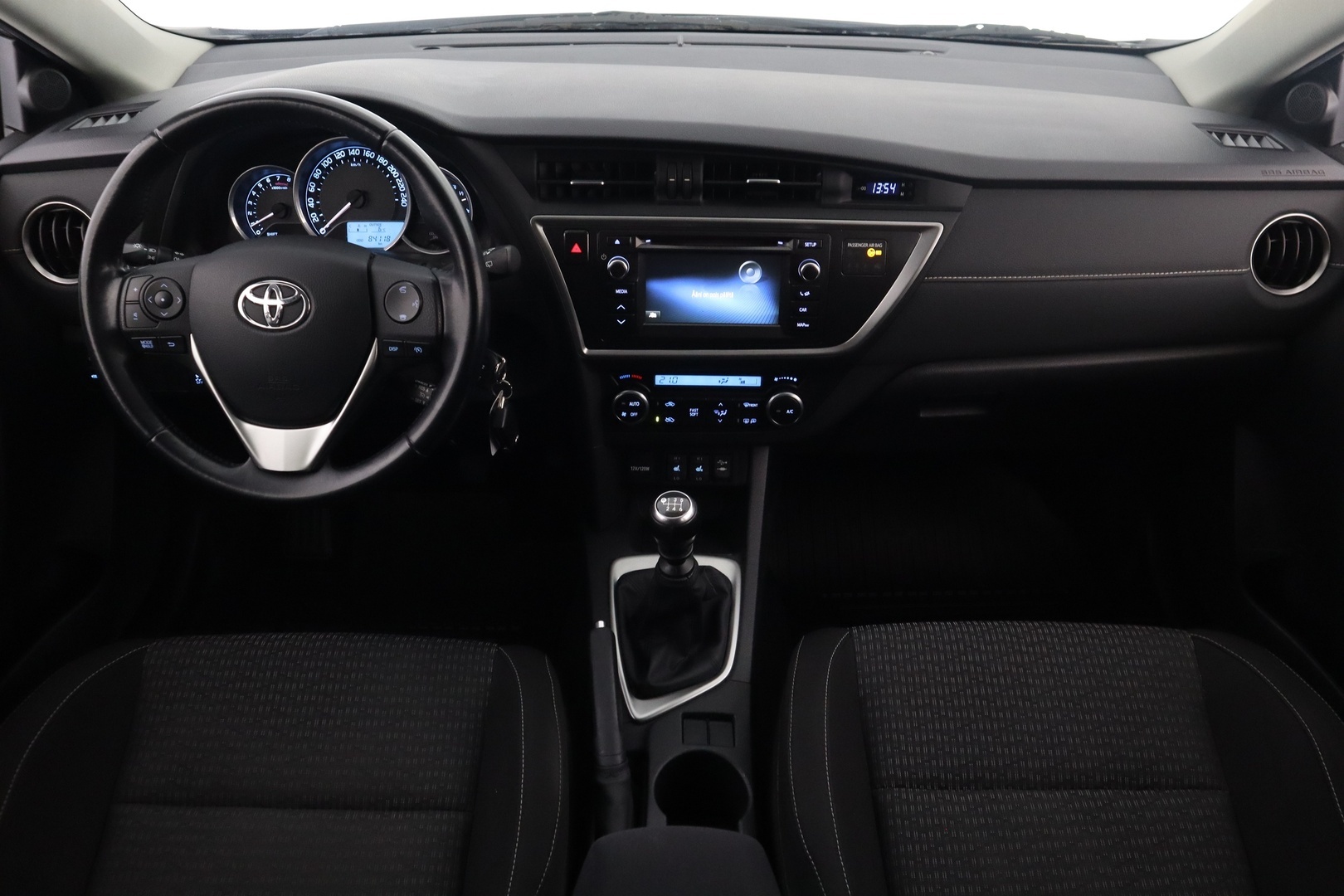 TOYOTA Auris 2015