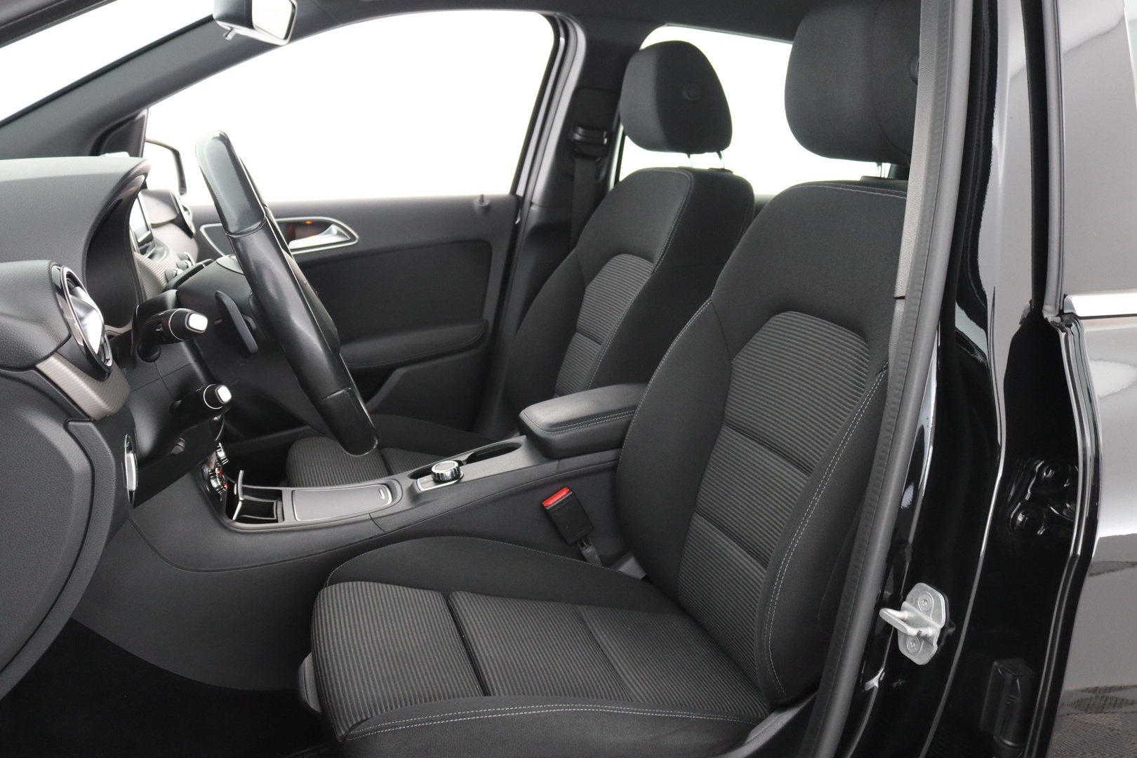 MERCEDES-BENZ B 2018