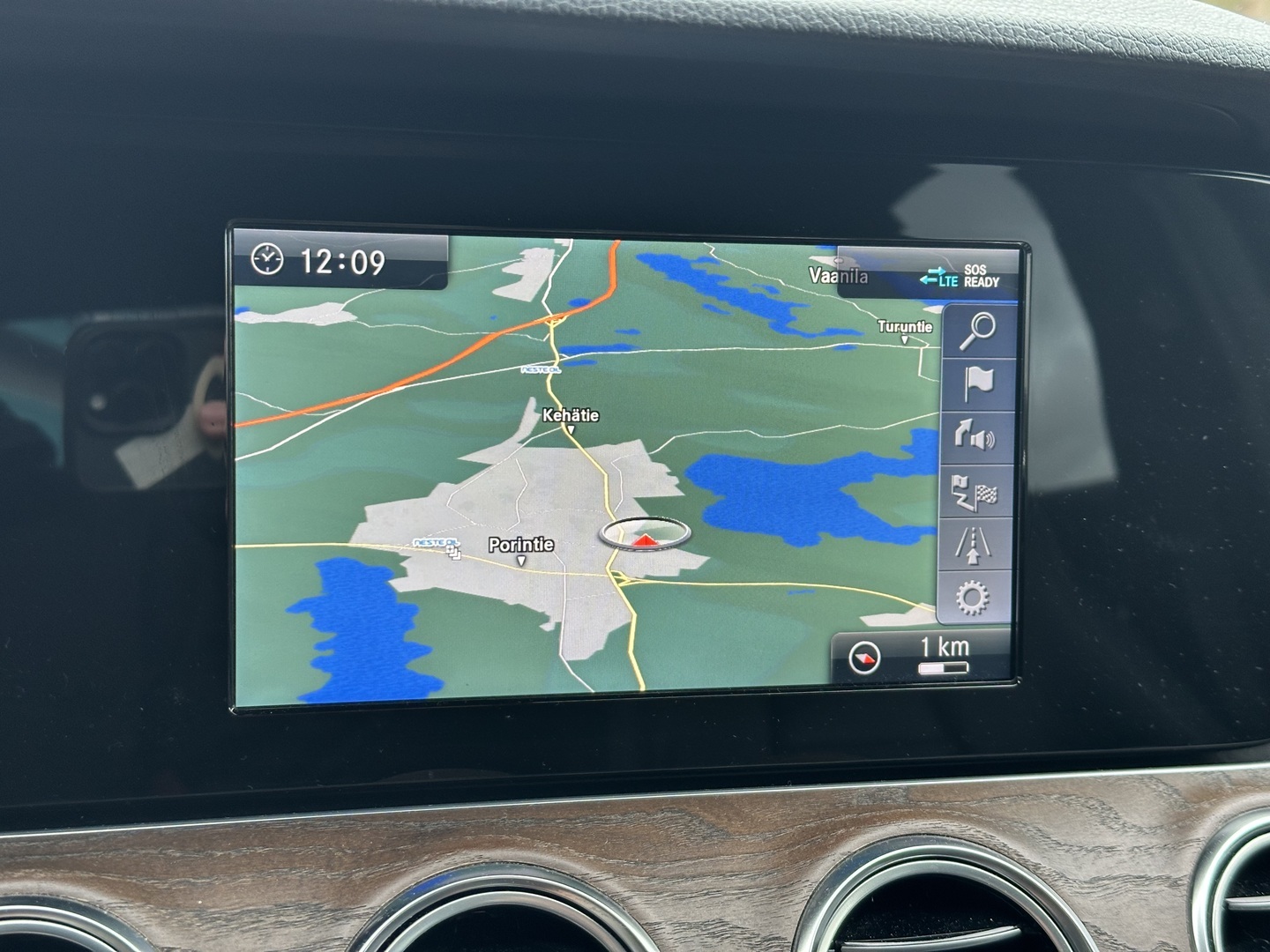 MERCEDES-BENZ E 2019